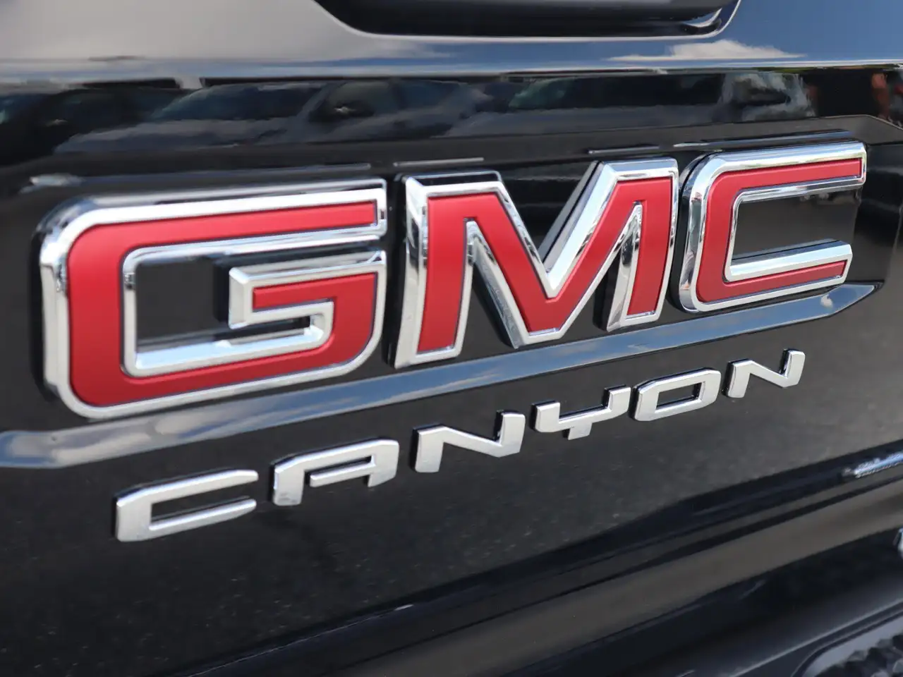 GMC Canyon снимка GMC Canyon