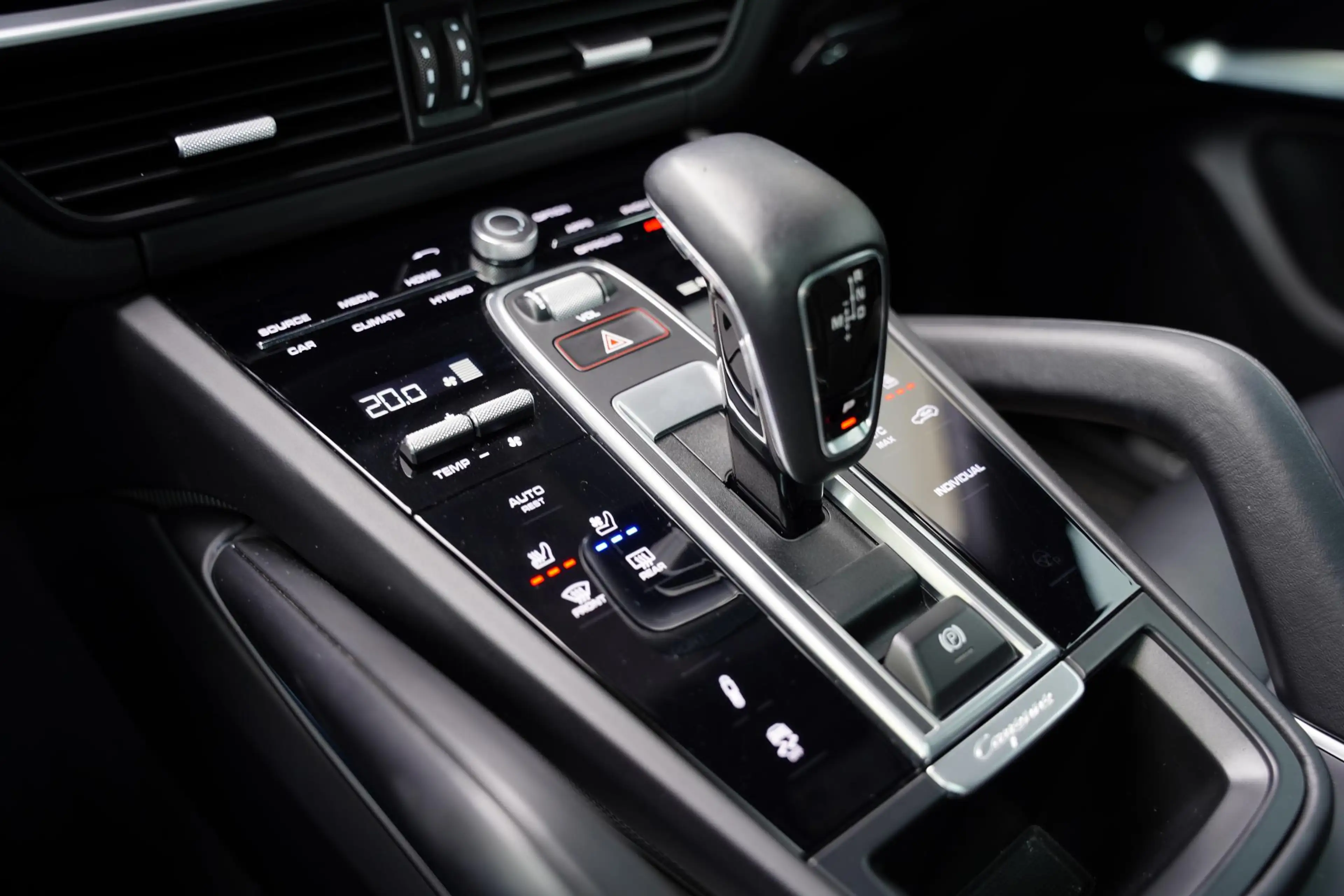 Porsche Cayenne 4.0 Turbo S E-Hybrid / Keramische Remmen / Sport C — photo 18