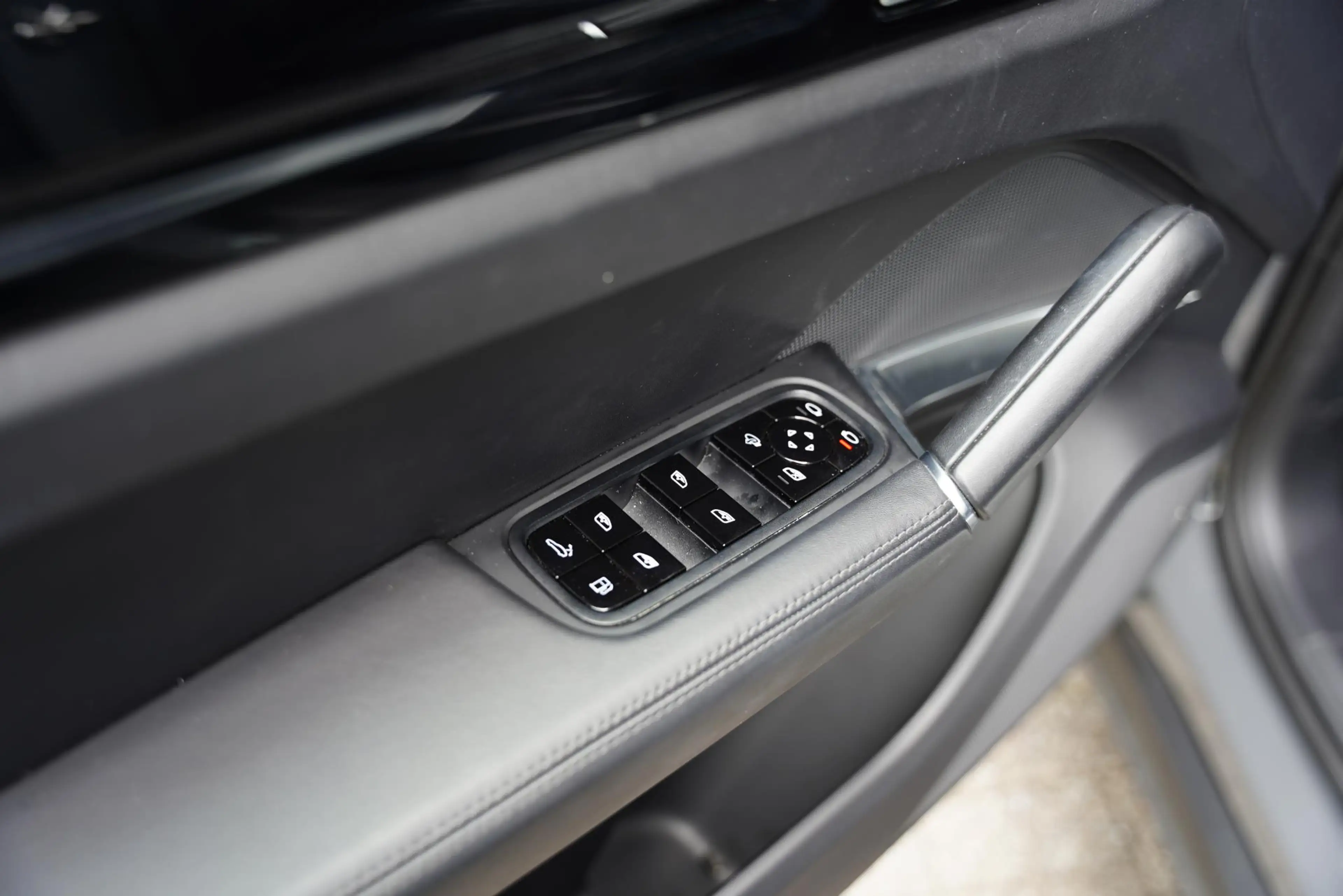 Porsche Cayenne 4.0 Turbo S E-Hybrid / Keramische Remmen / Sport C — photo 26