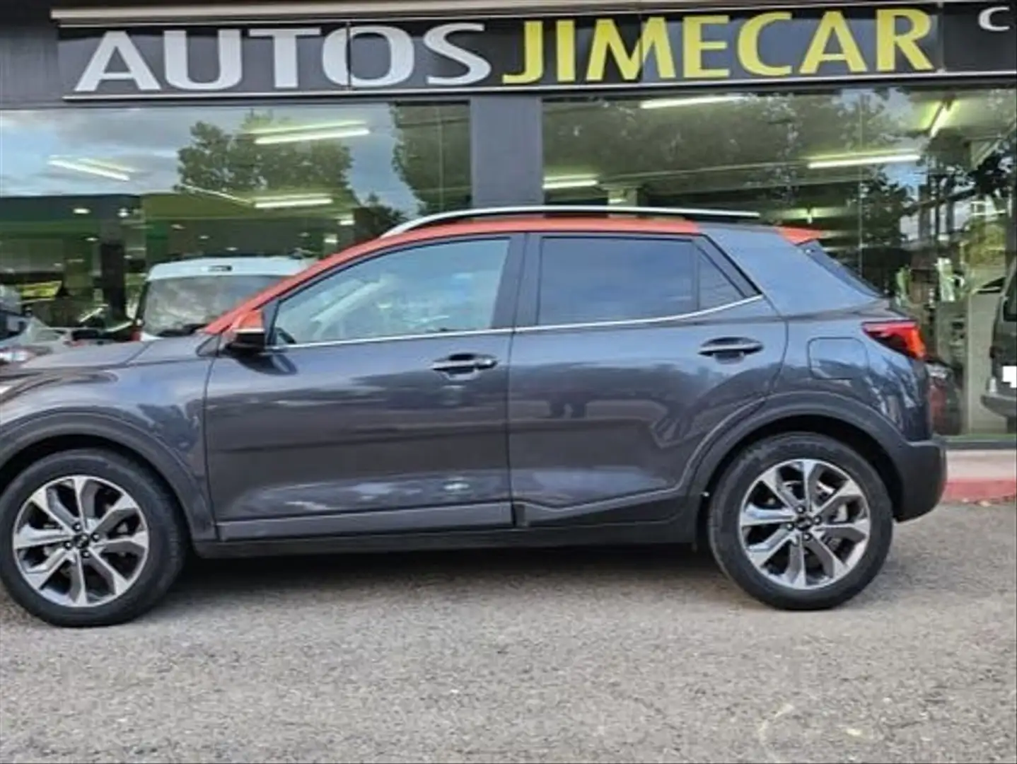 Kia Stonic 1.0 TGDi 74kW 100CV Tech Gris - 2