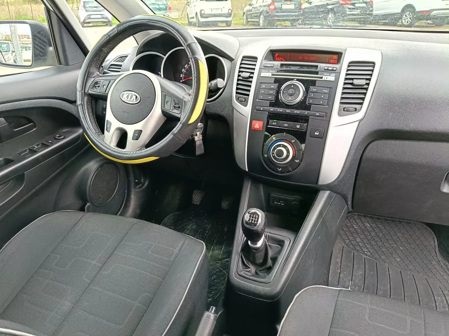 Kia Venga 1.4 crdi Blanc - 2