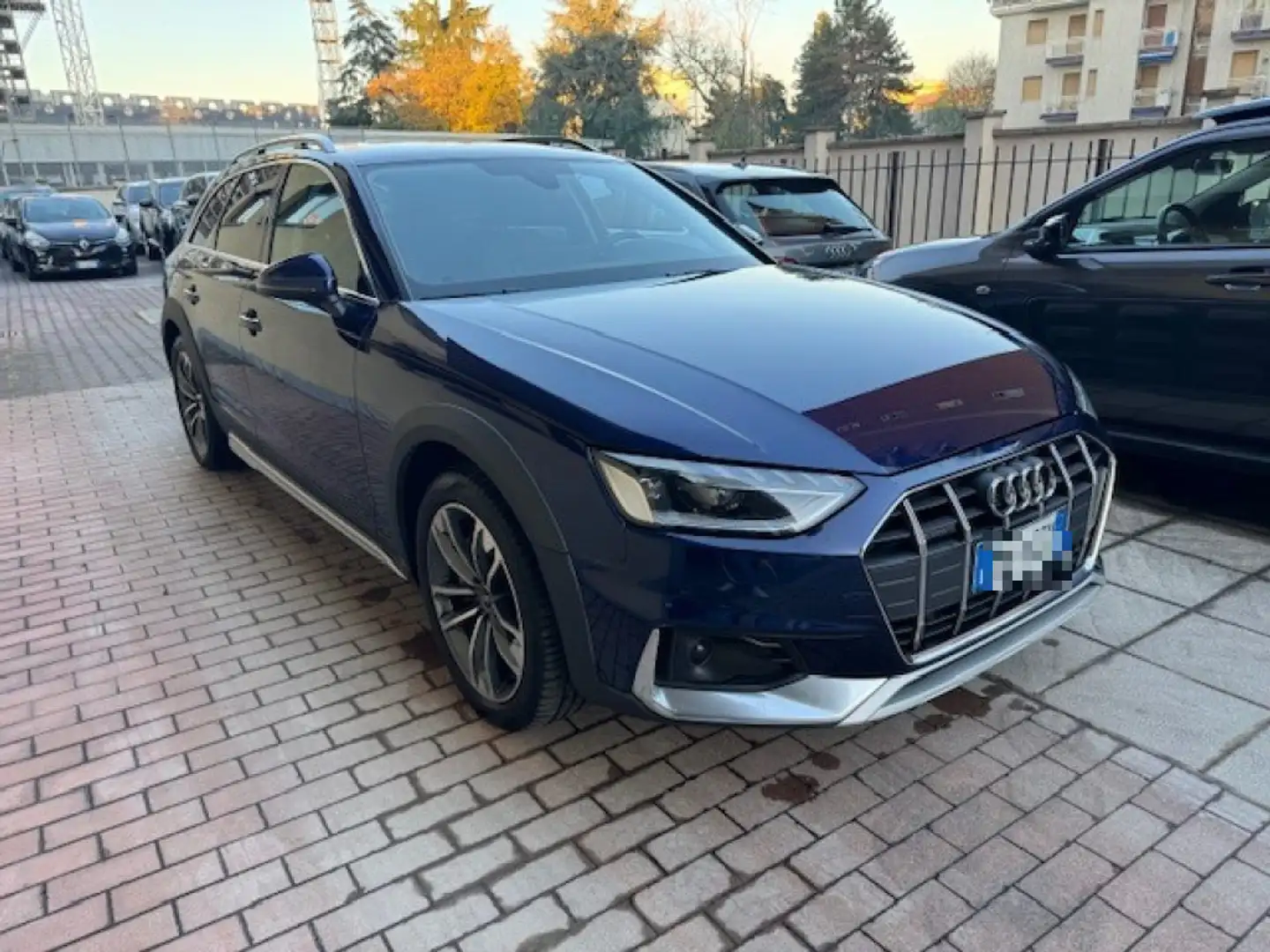 Audi A4 allroad 40 TDI 204 CV S tronic Identity Contrast Bleu - 1