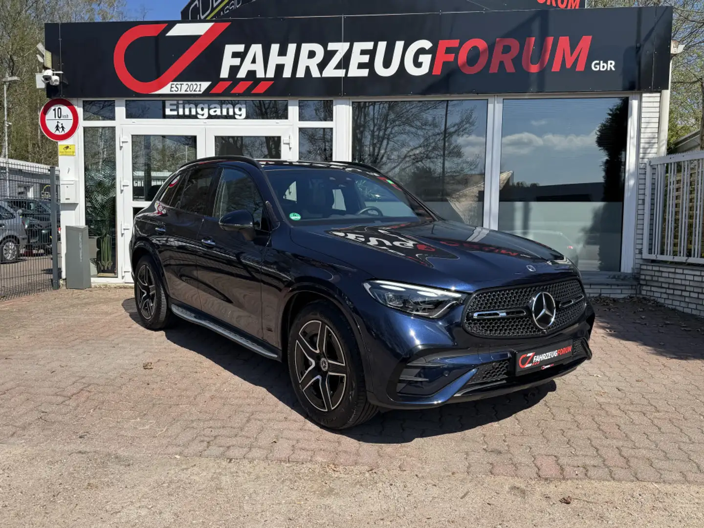Mercedes-Benz GLC 300 d 4Matic AMG* Burmester*HuD*Exclusive Blau - 2