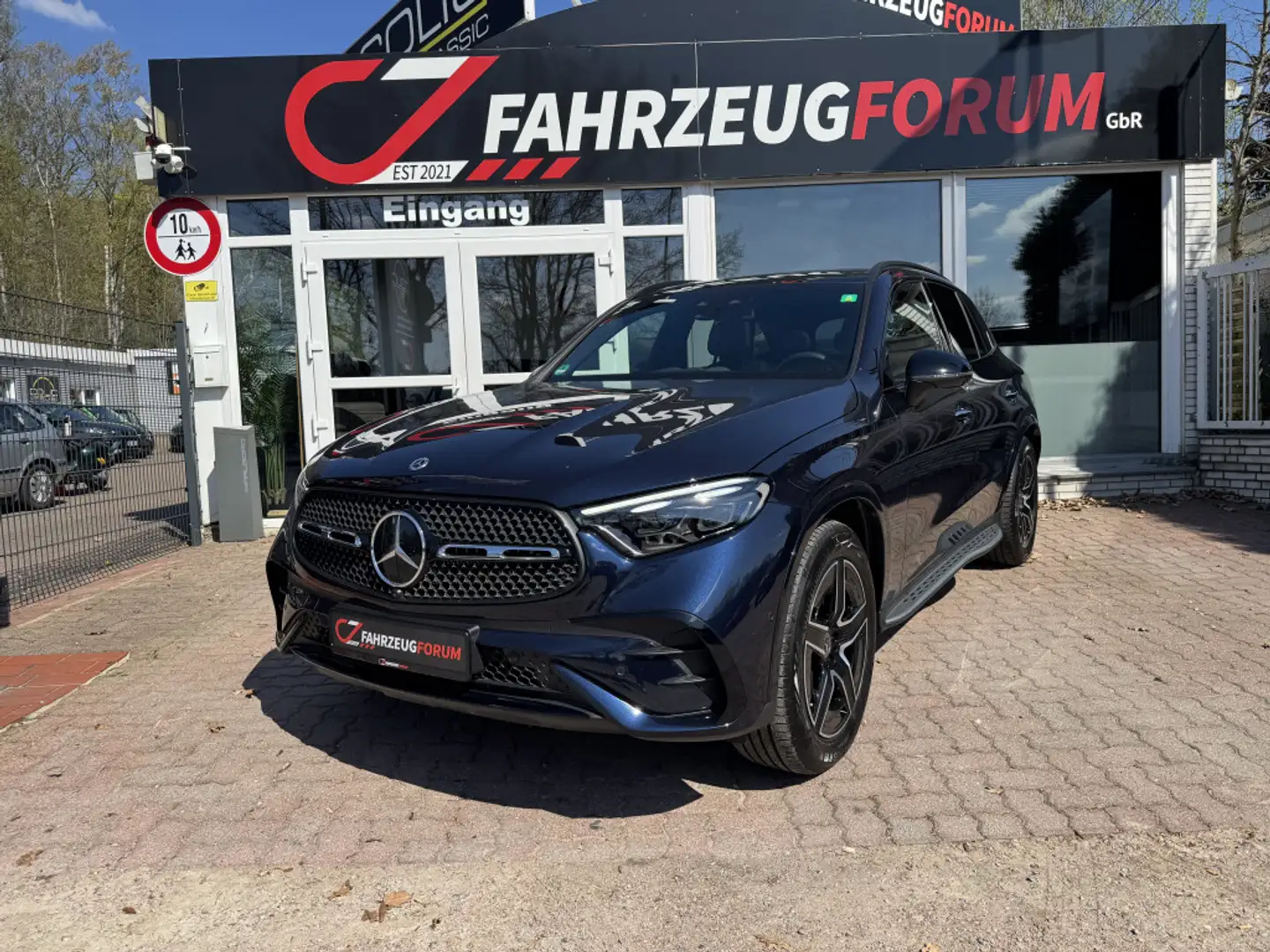 Mercedes-Benz GLC 300 d 4Matic AMG* Burmester*HuD*Exclusive Blau - 1