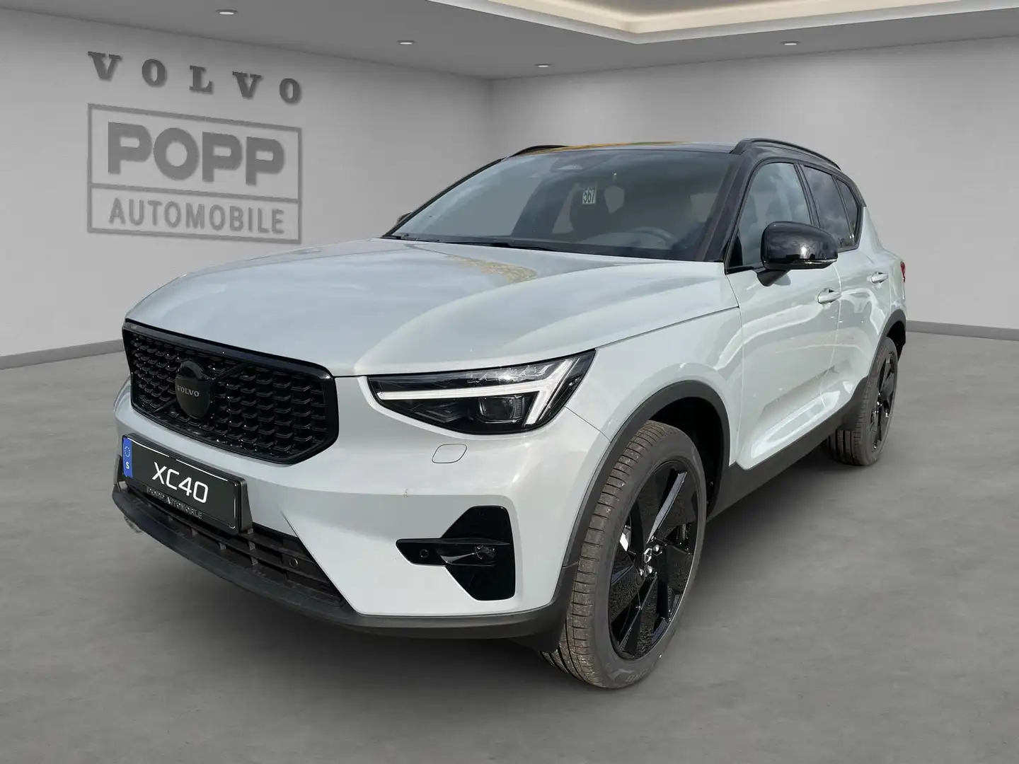 Volvo XC40 B3 Plus Black Edition 20" ACC DACH FHZ H&K Grau - 1