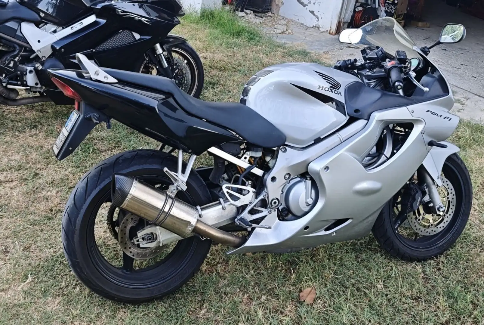 Honda CBR 600 F Gris - 2