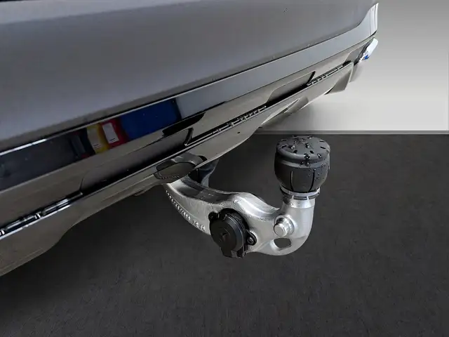 Mercedes-Benz 450 view 11