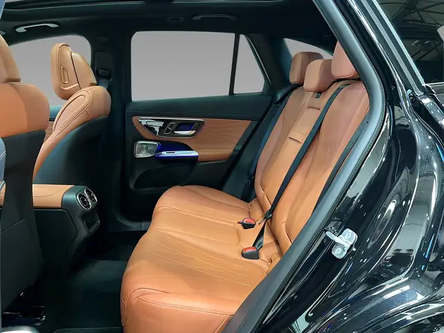 Mercedes-Benz 450 view 9