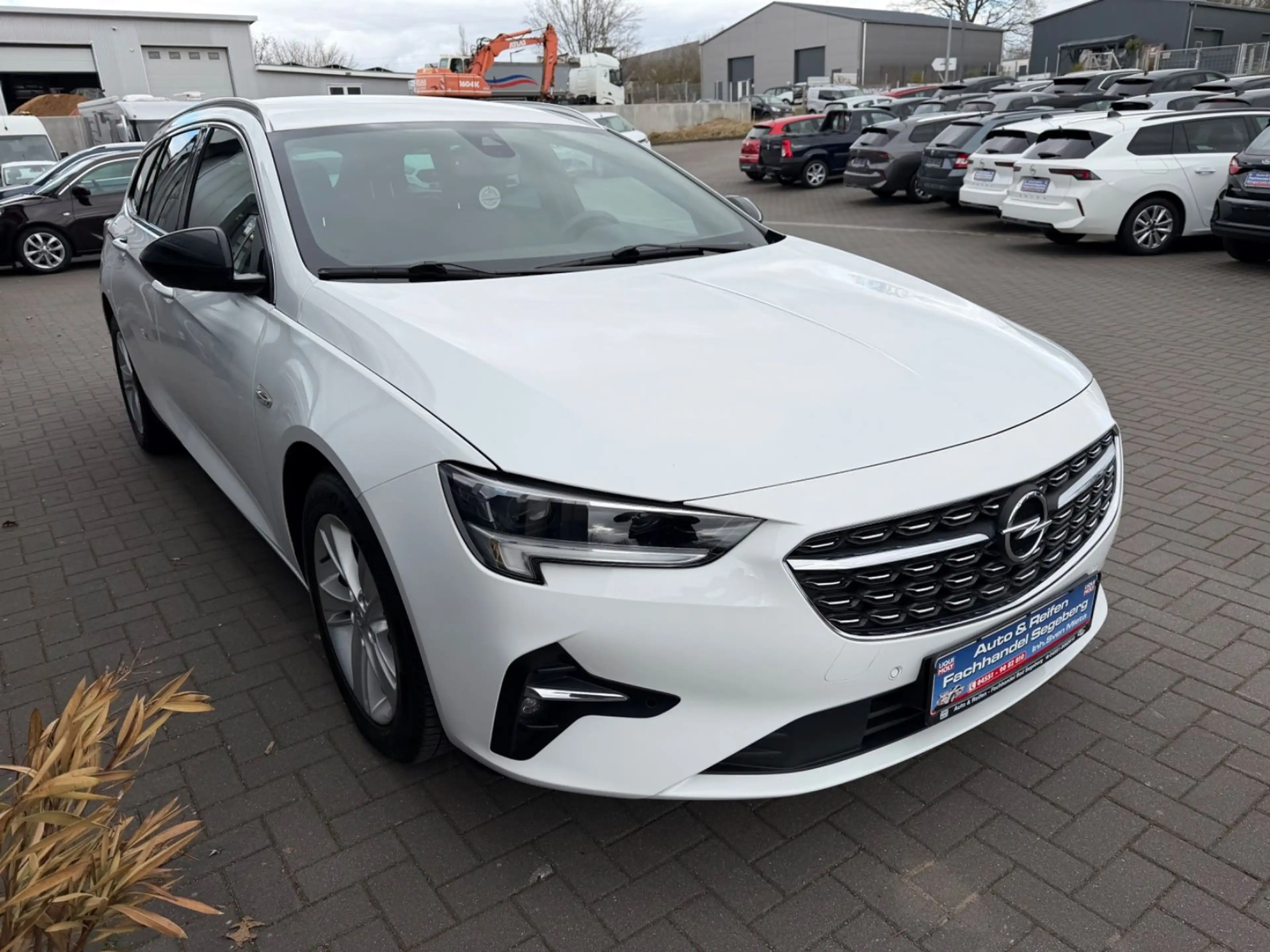 Opel Insignia B Sports Tourer Business AUTOMATIK*LED — photo 3