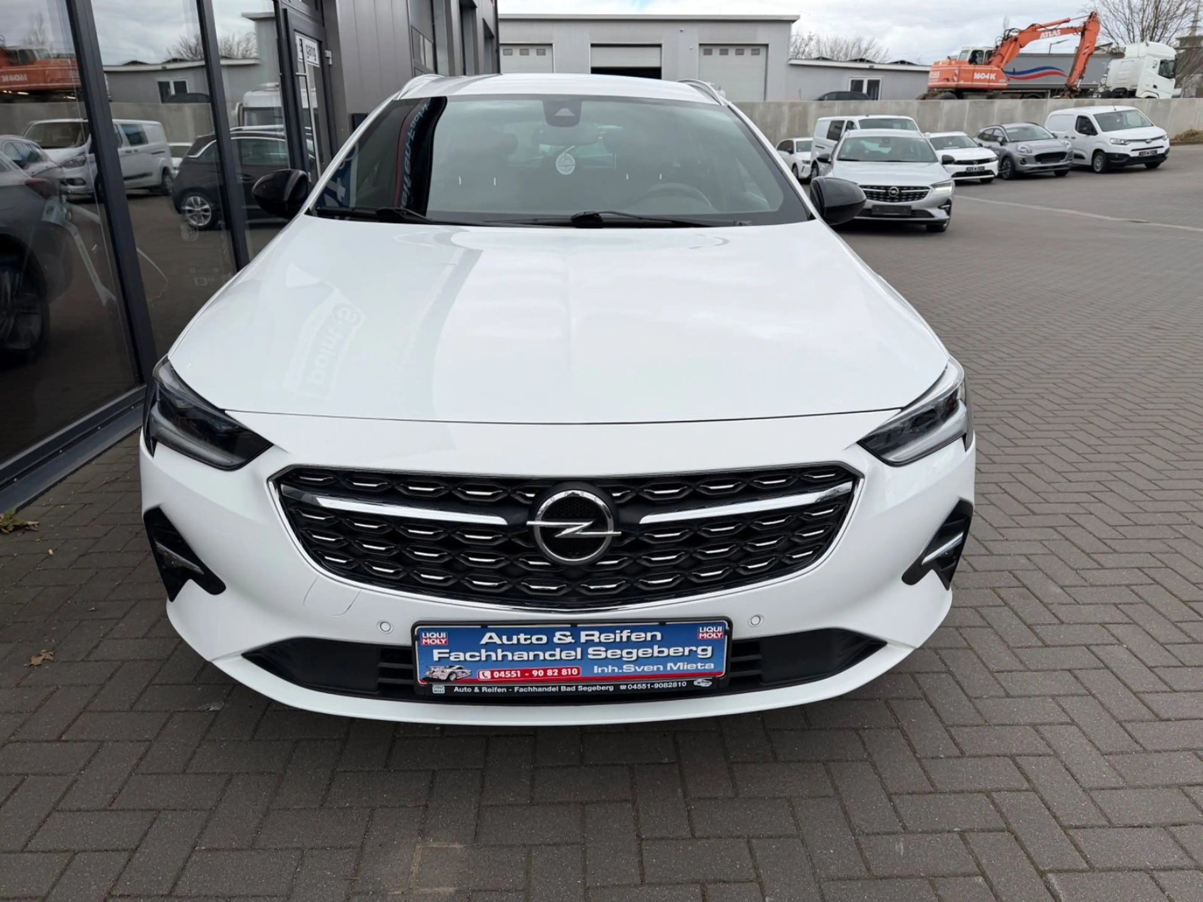 Opel Insignia B Sports Tourer Business AUTOMATIK*LED — photo 2