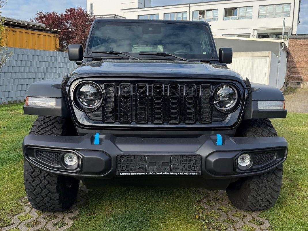 Second hand Jeep Wrangler 
