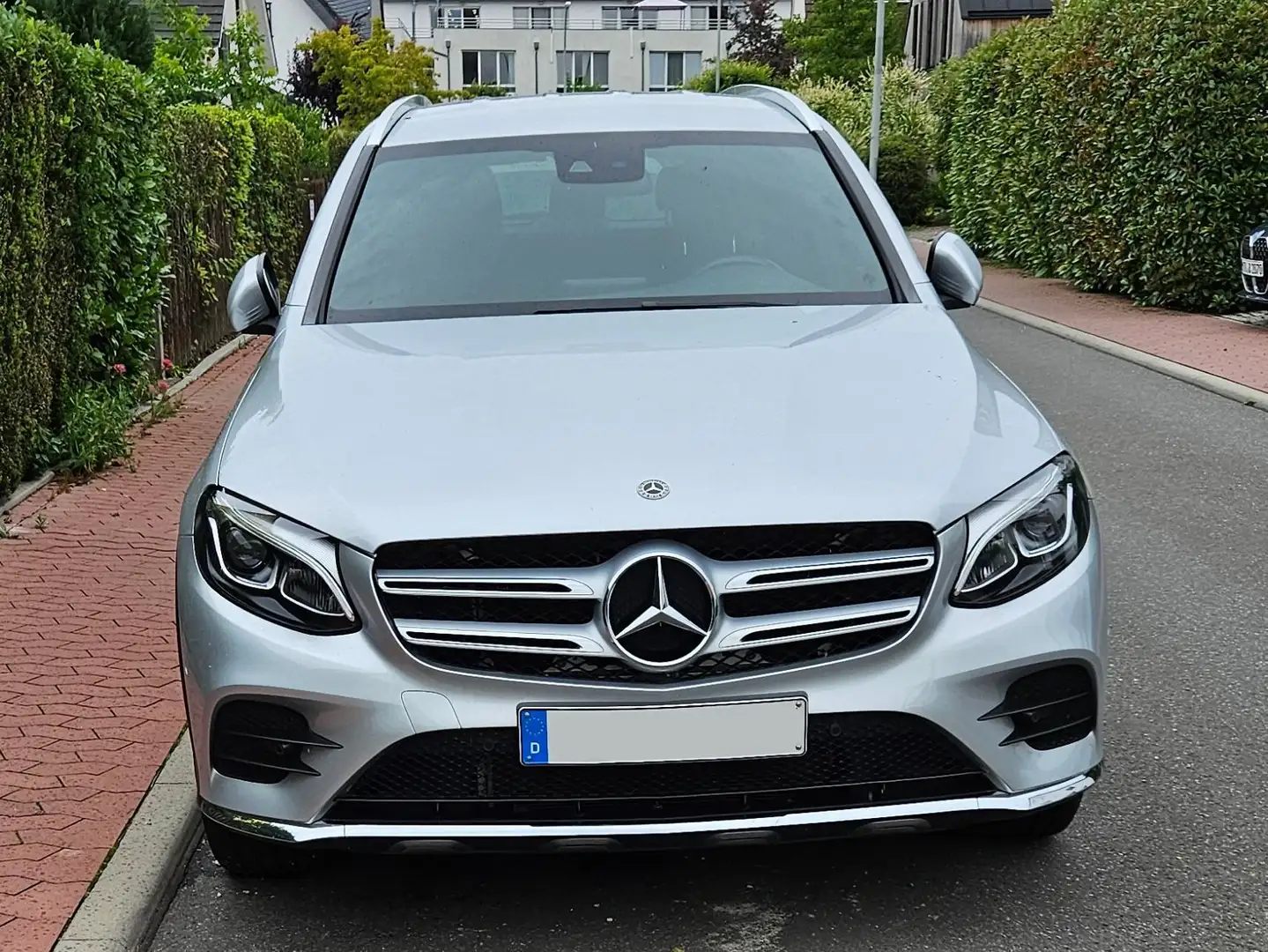 Mercedes-Benz GLC 250 GLC 250 4Matic 9G-TRONIC AMG Line Серебристый - 1