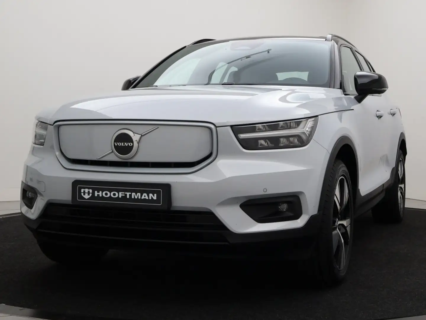 Volvo XC40 RECHARGE P8 AWD INTRO EDITION SCHUIFDAK 20INCH Noir - 2