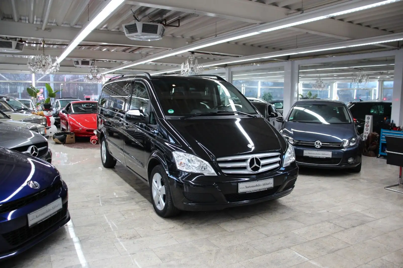 Mercedes-Benz Viano 2.2 CDI Trend Edition lang Noir - 2