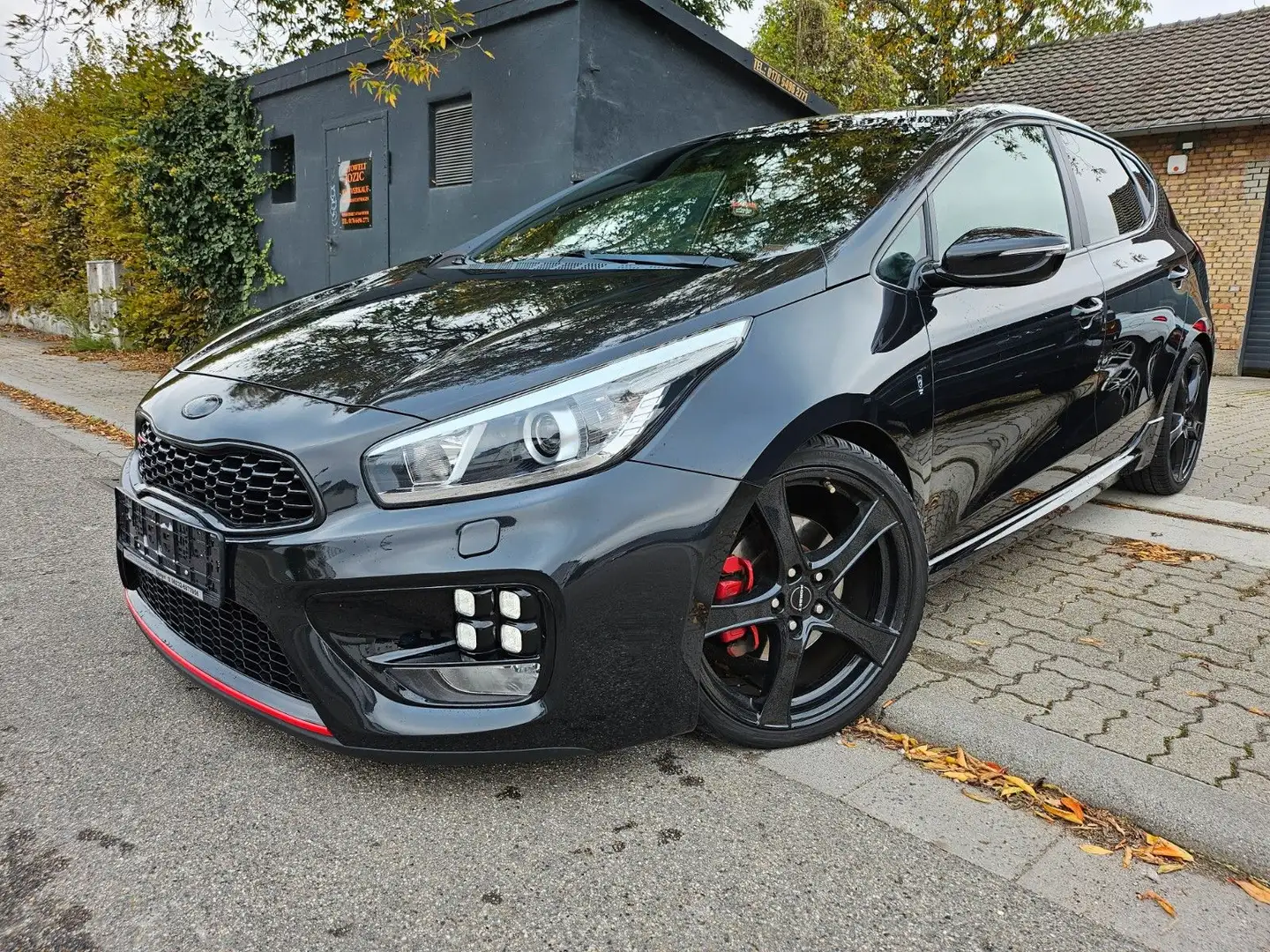 Kia Ceed / cee'd Ceed 1.6 T-GDI GT-Track Bastuck Vollaustattung Schwarz - 1