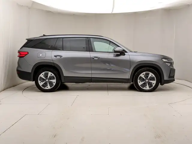 Skoda Kodiaq view 3
