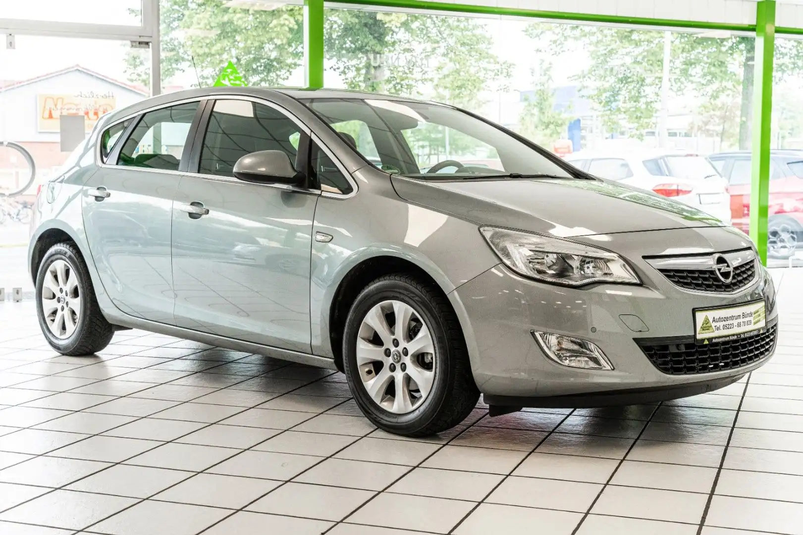 Opel Astra J Cosmo 1.4 Benzin Turbo EcoFLEX Klima PDC Silber - 2