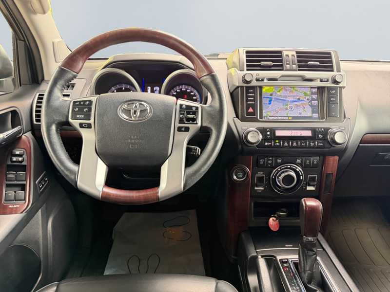 Toyota Land Cruiser 2.8 D-4D TEC-Edition *StHz*360°*AHK* — photo 11