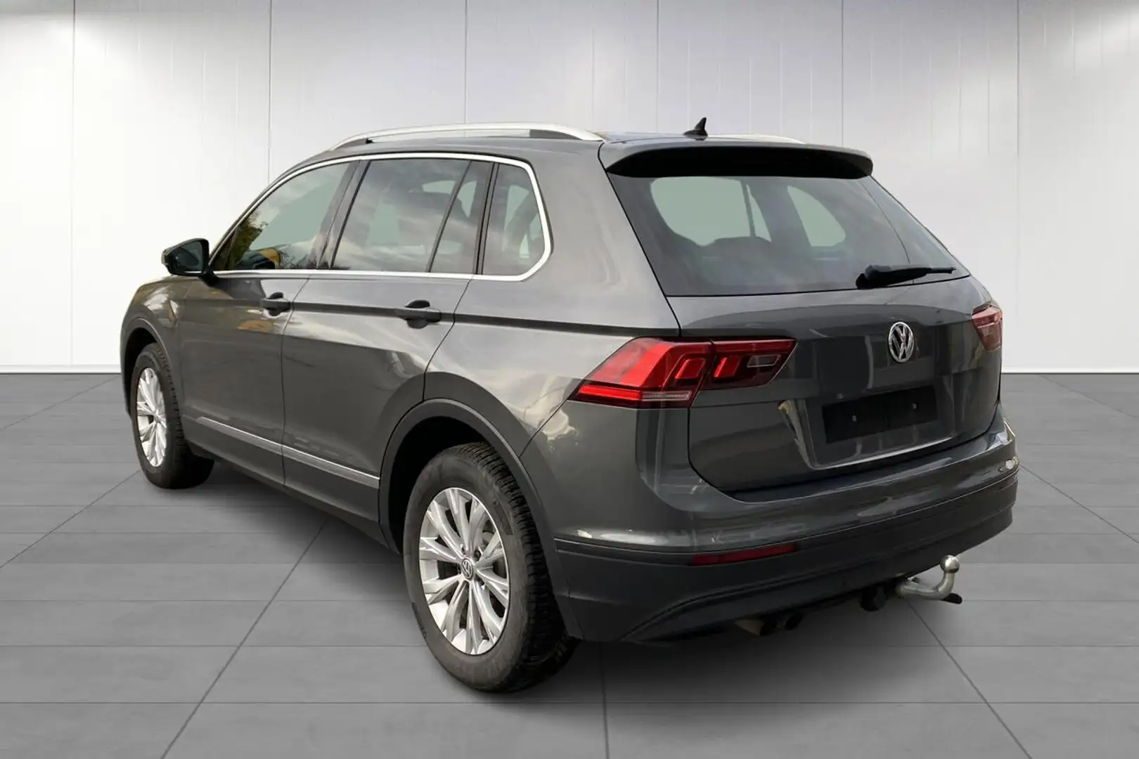 Volkswagen Tiguan 1.4 benzine 4X4 Automaat Gris - 2