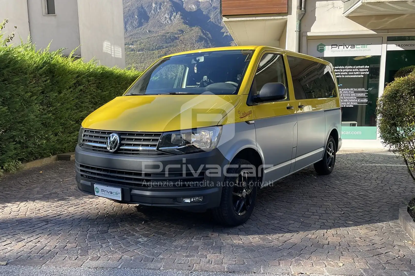 Volkswagen T6 Multivan Multivan 2.0 TDI 150CV Comfortline Jaune - 1