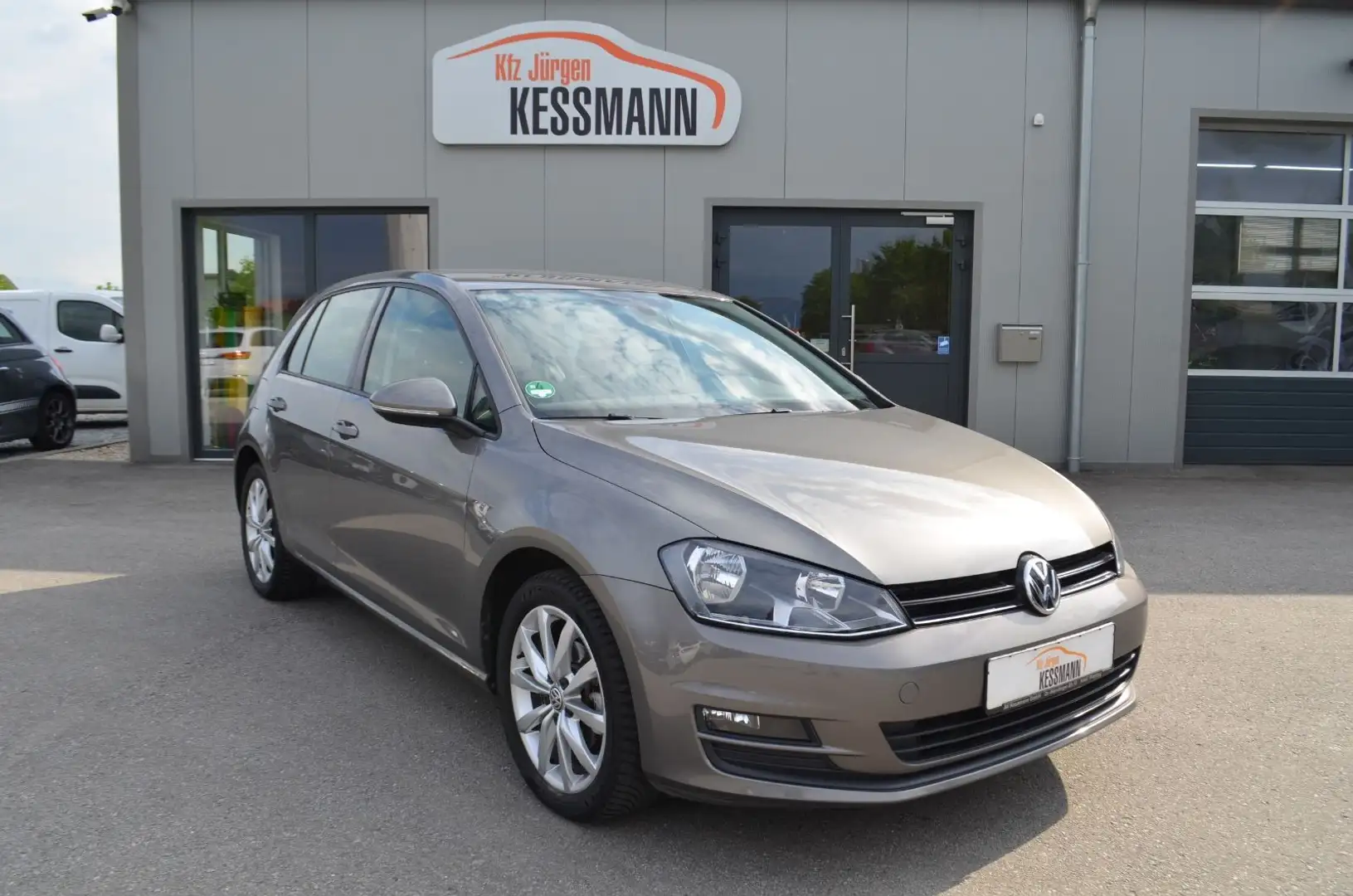 Volkswagen Golf 1.2 TSI Comfortline Grau - 1
