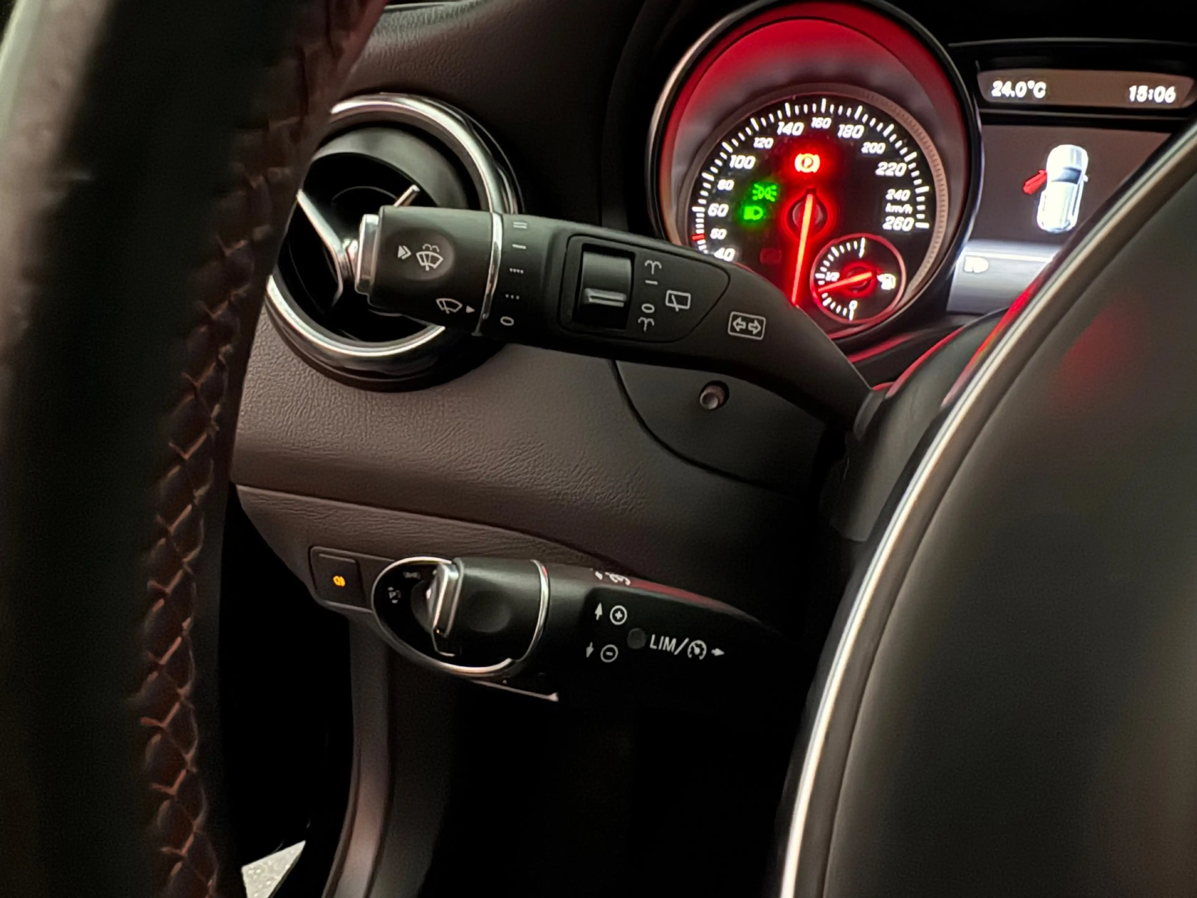 Mercedes-Benz GLA 180 Business Solution 1e eig — photo 13