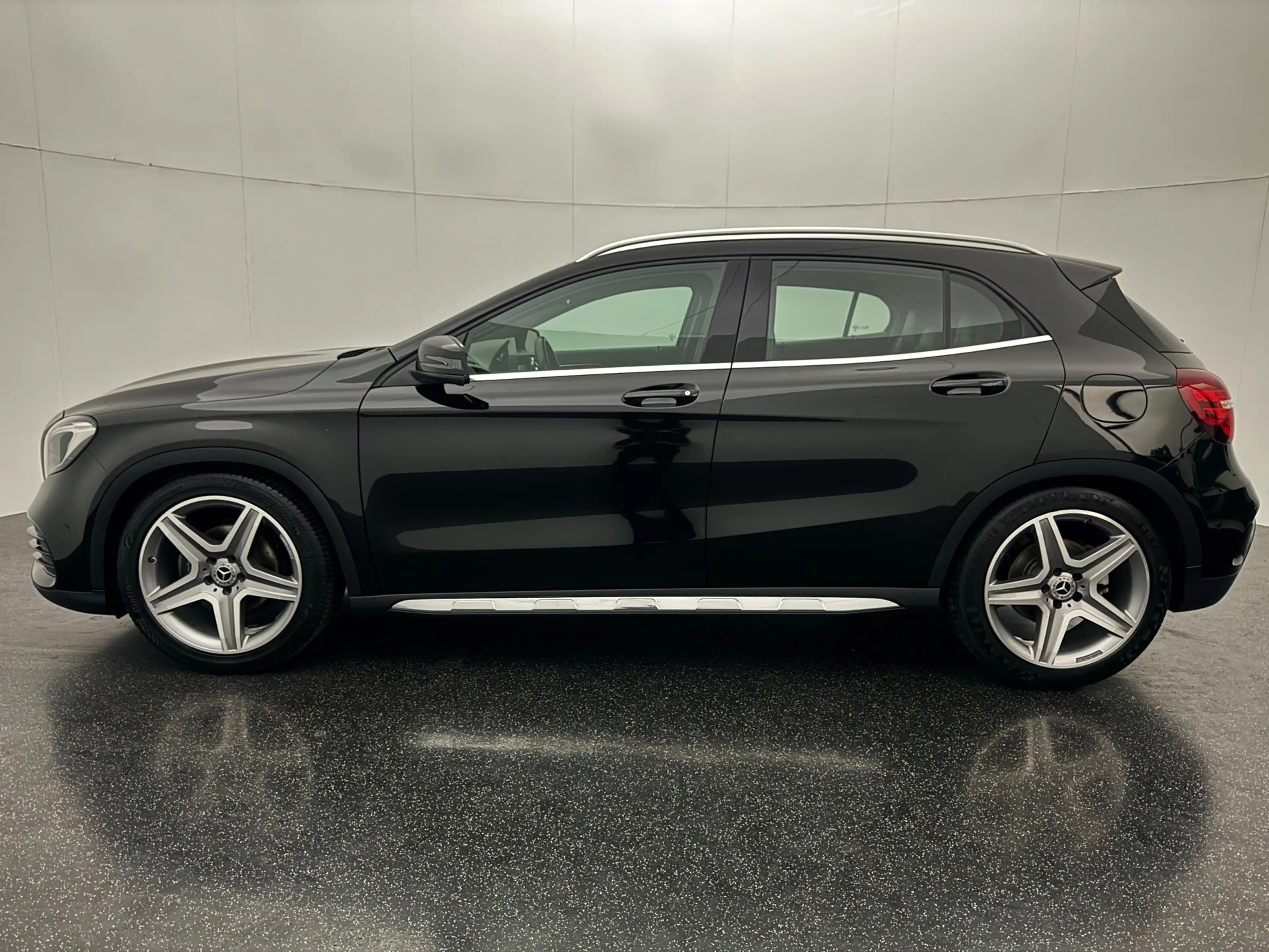 Mercedes-Benz GLA 180 Business Solution 1e eig — photo 6