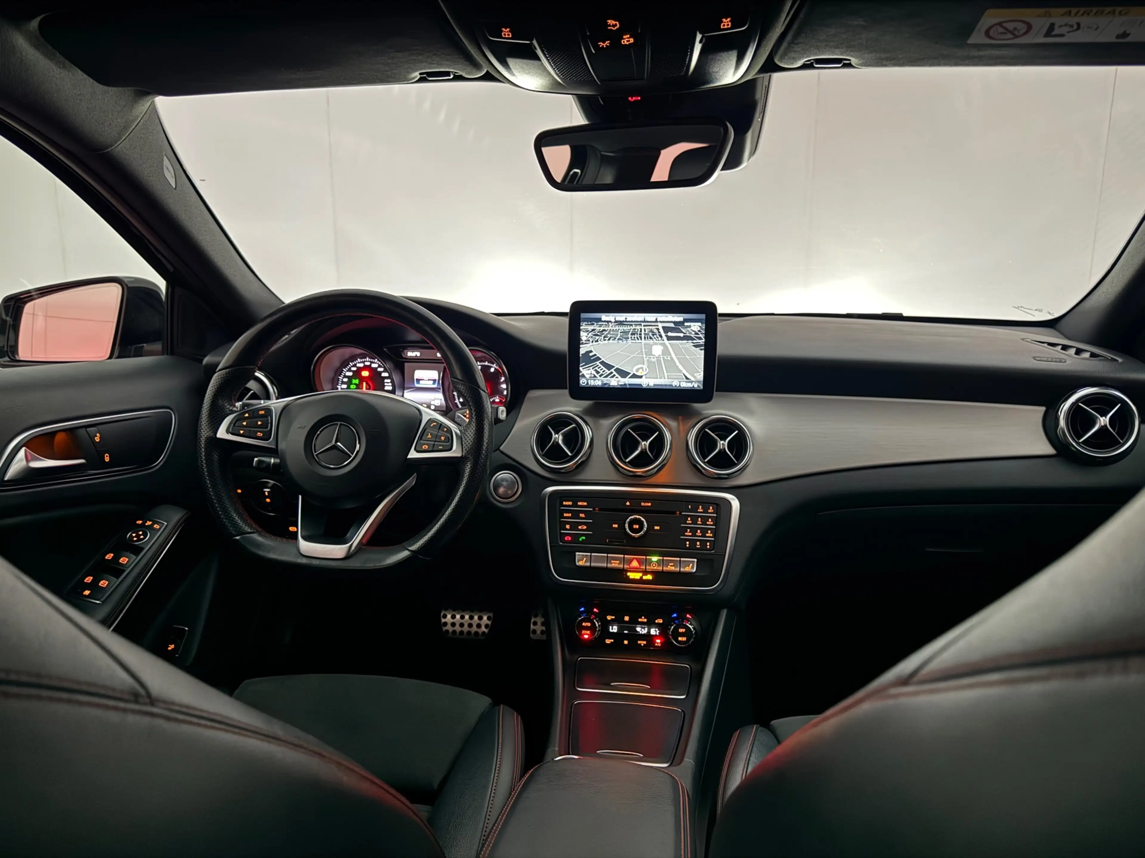 Mercedes-Benz GLA 180 Business Solution 1e eig — photo 7