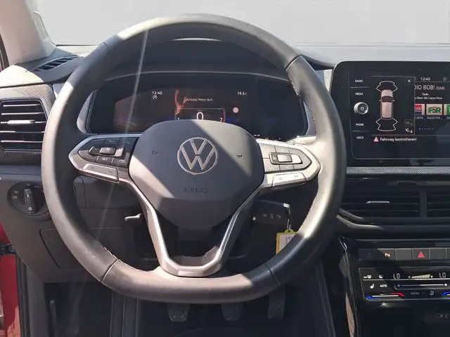 Volkswagen T-Cross view 9