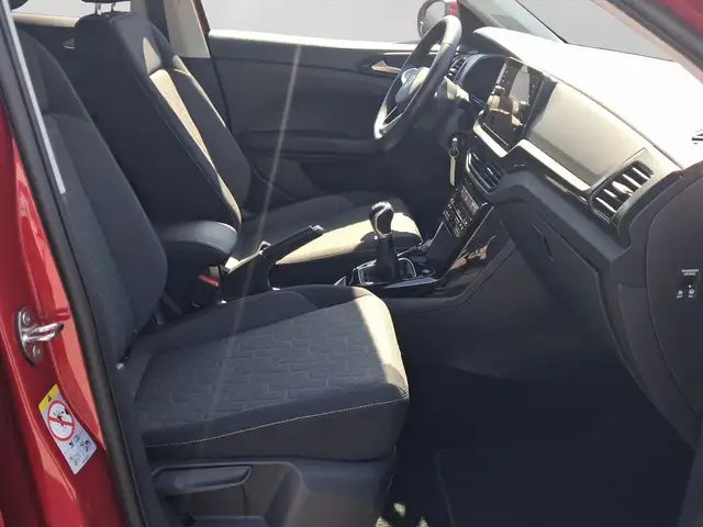 Volkswagen T-Cross view 4