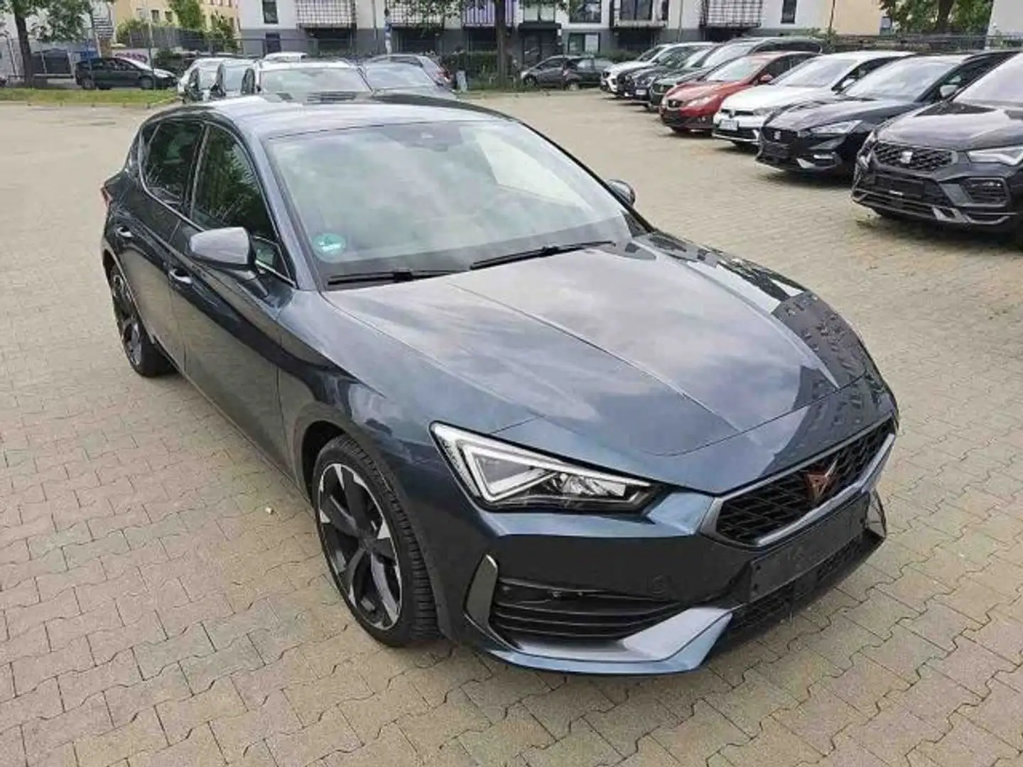 CUPRA Leon 1.4 TSI e-Hybrid LED+NAVI+GRA+DAB+APP+18Z. Grau - 2
