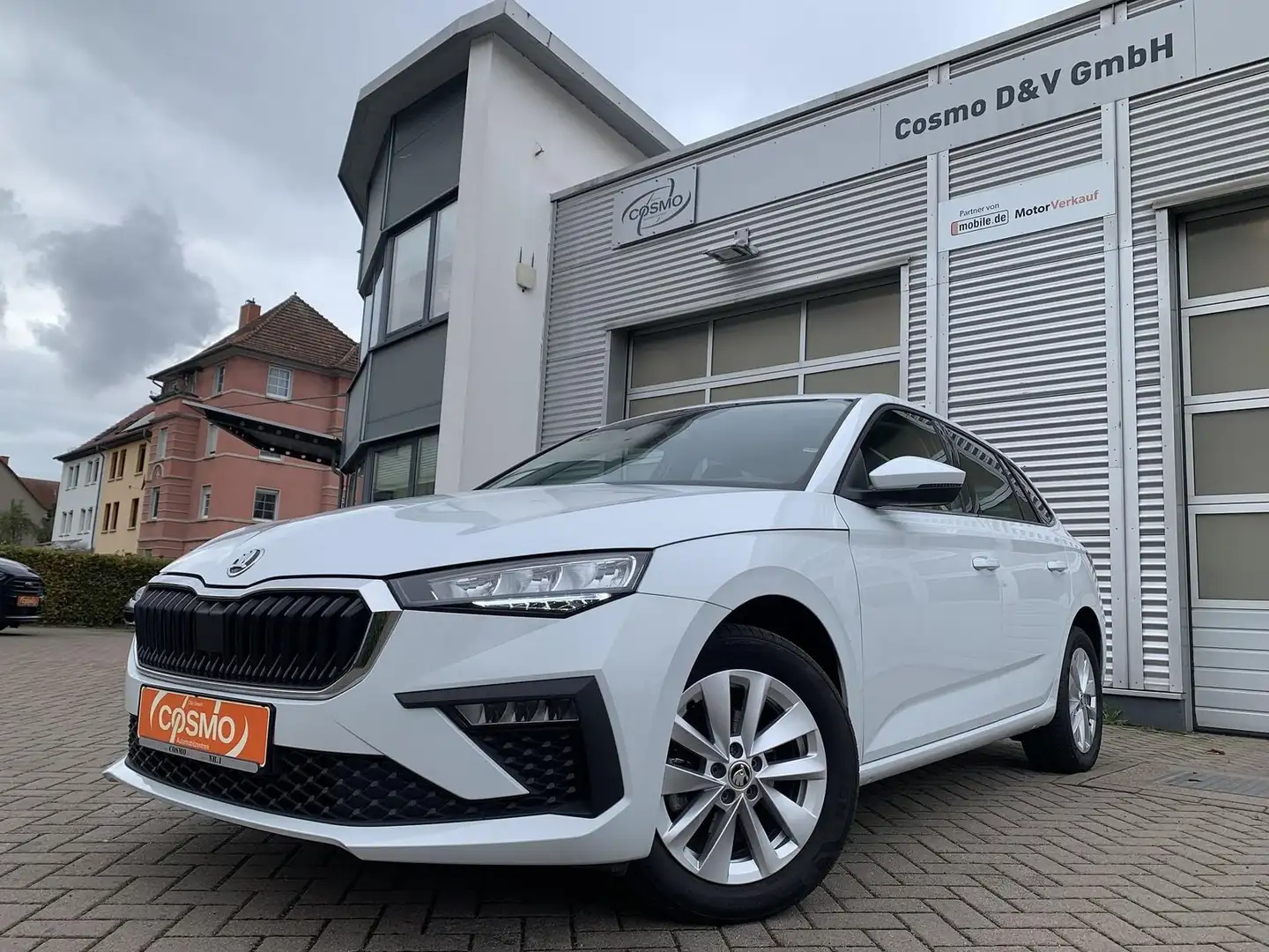 Skoda Scala 1.5TSI DSG Selection Facelift+Lenkradhzg. Weiß - 1