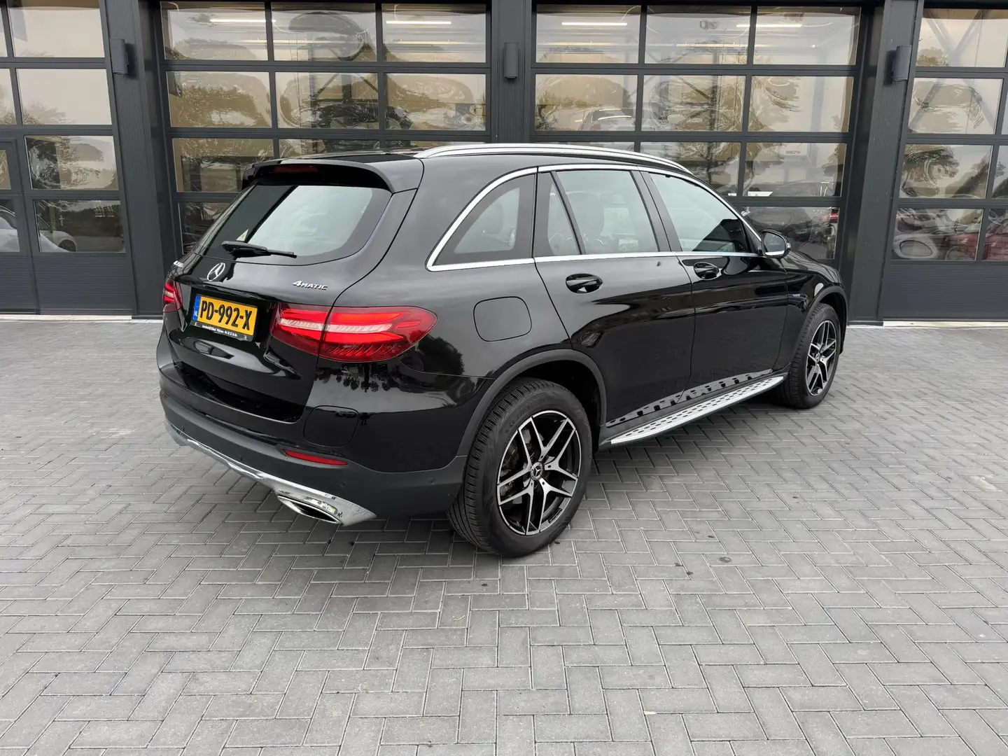 Mercedes-Benz GLC 350 E 4MATIC Noir - 2