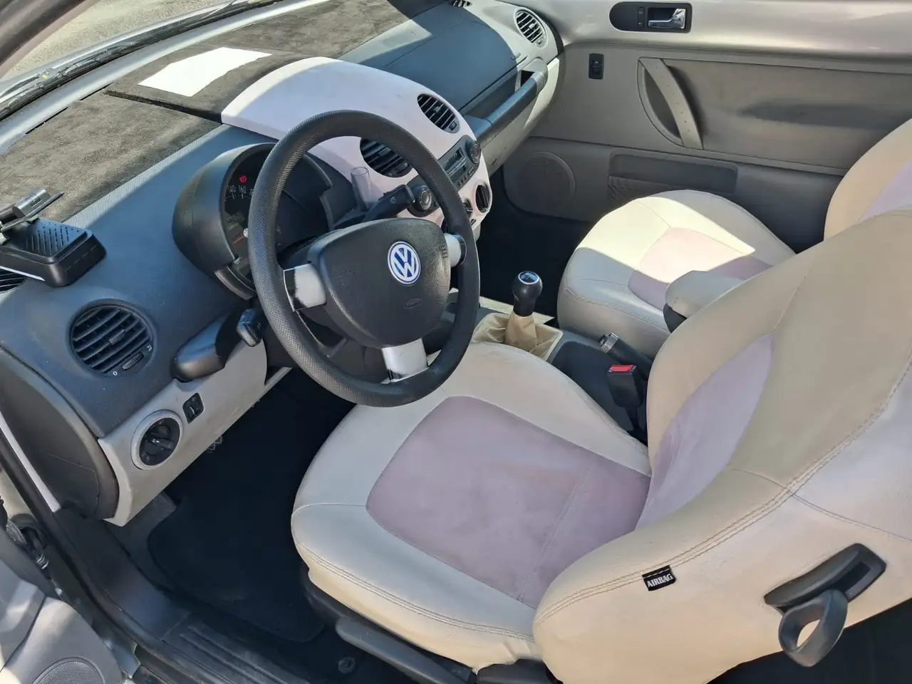 Volkswagen New Beetle 2.0, foto 2