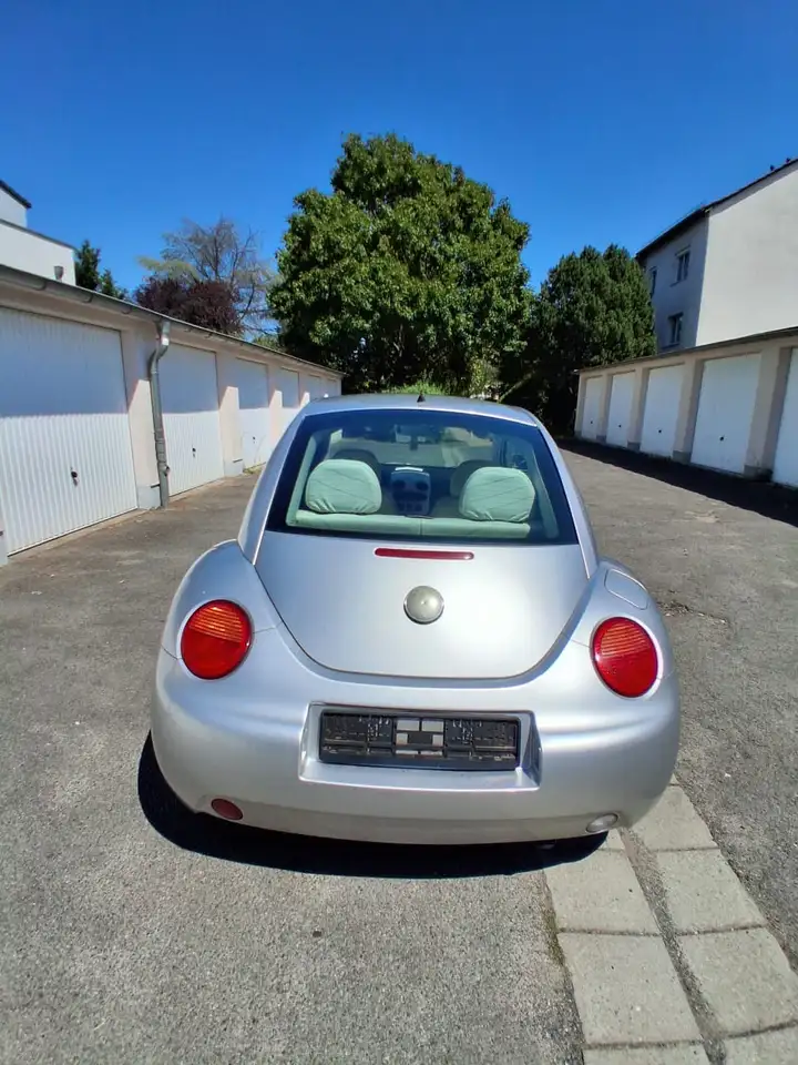 Volkswagen New Beetle 2.0, foto 11
