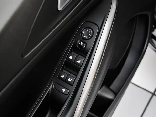 Opel Grandland view 12
