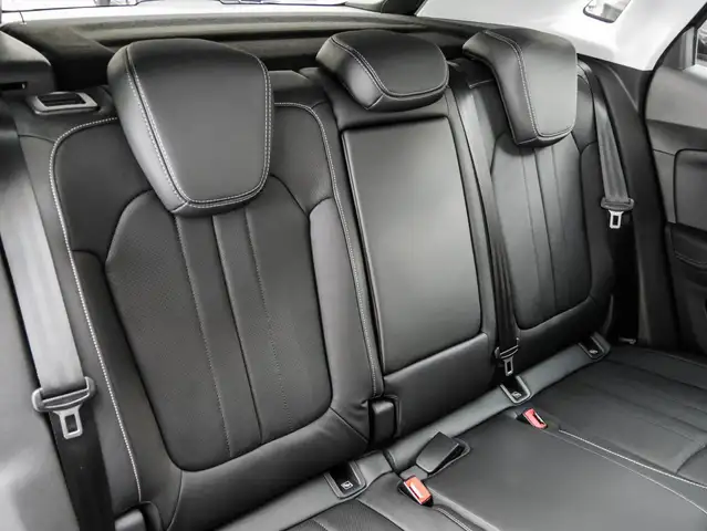 Opel Grandland view 4