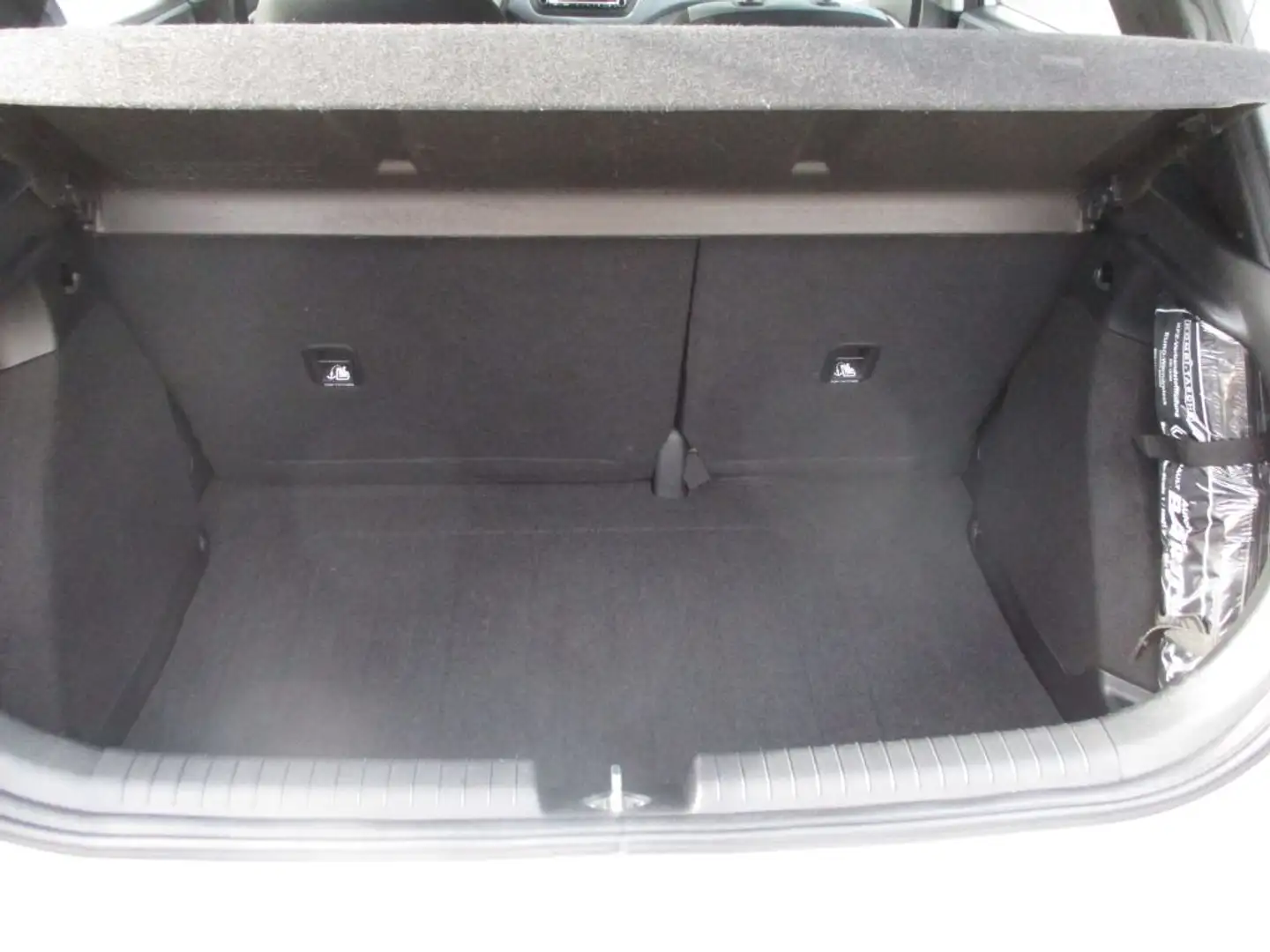 Hyundai i20 1.2 GO Weiß - 1