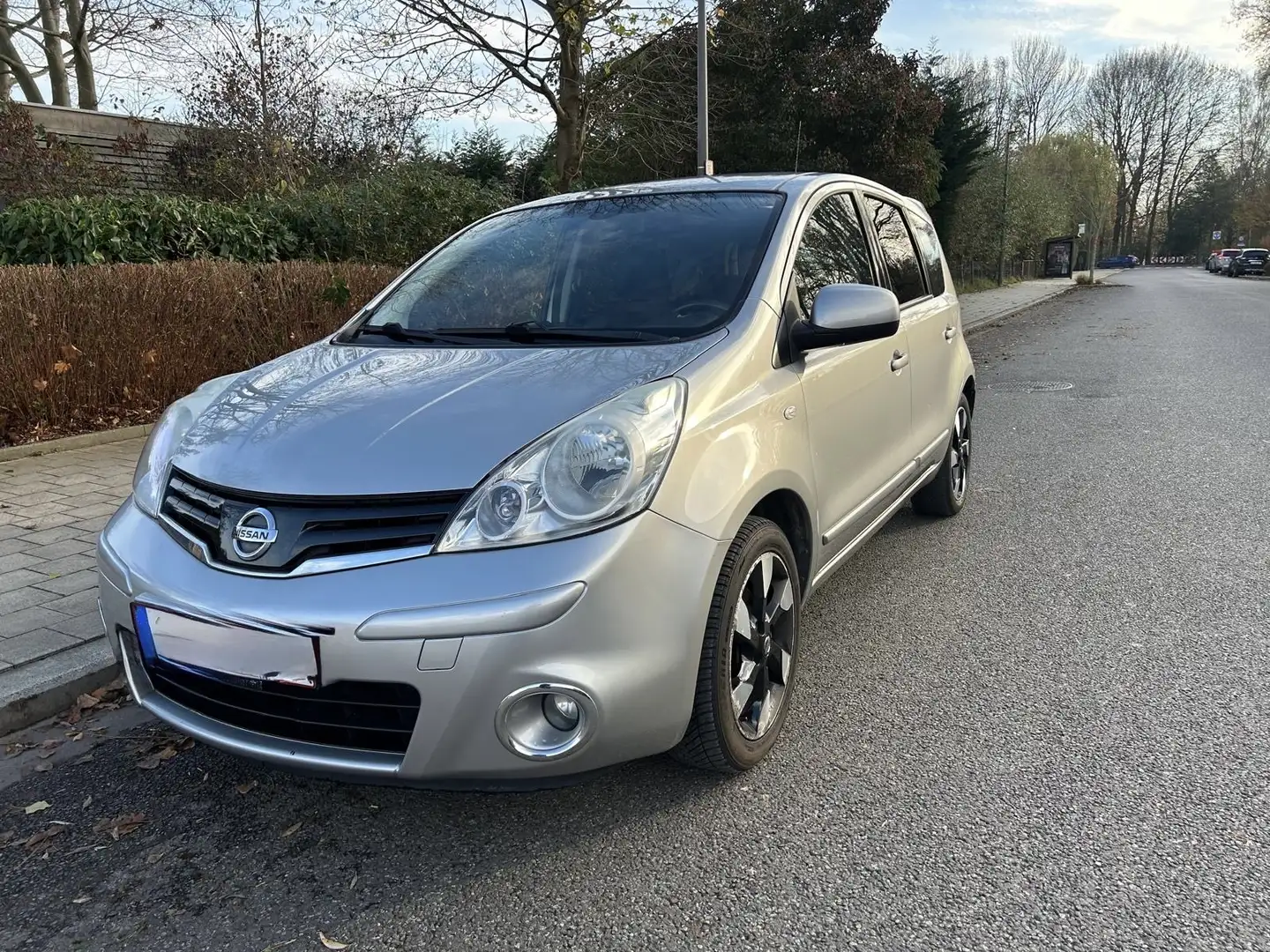 Nissan Note 1.4 visia trekhaak Silber - 1