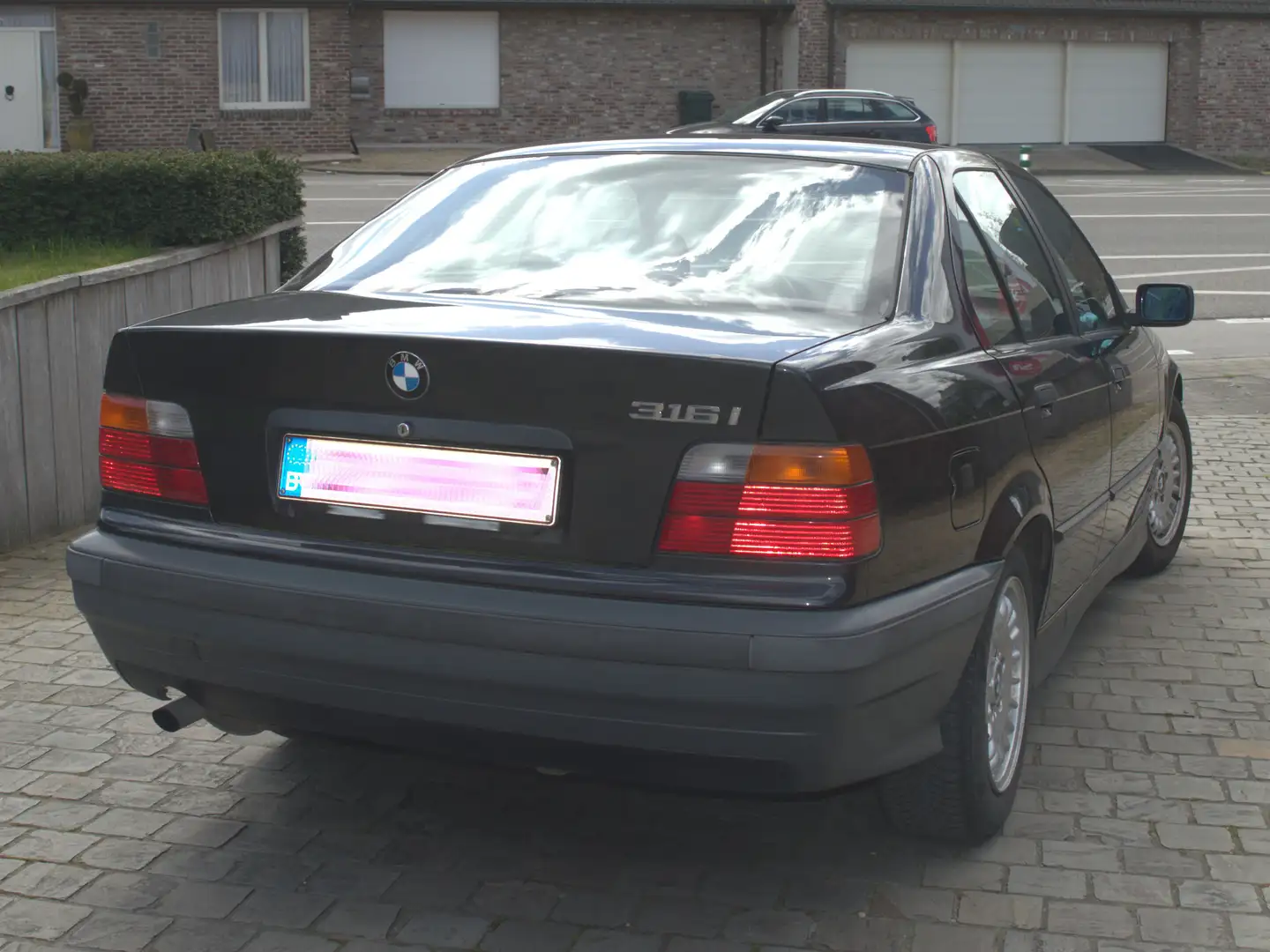 BMW 316 316i Černá - 2