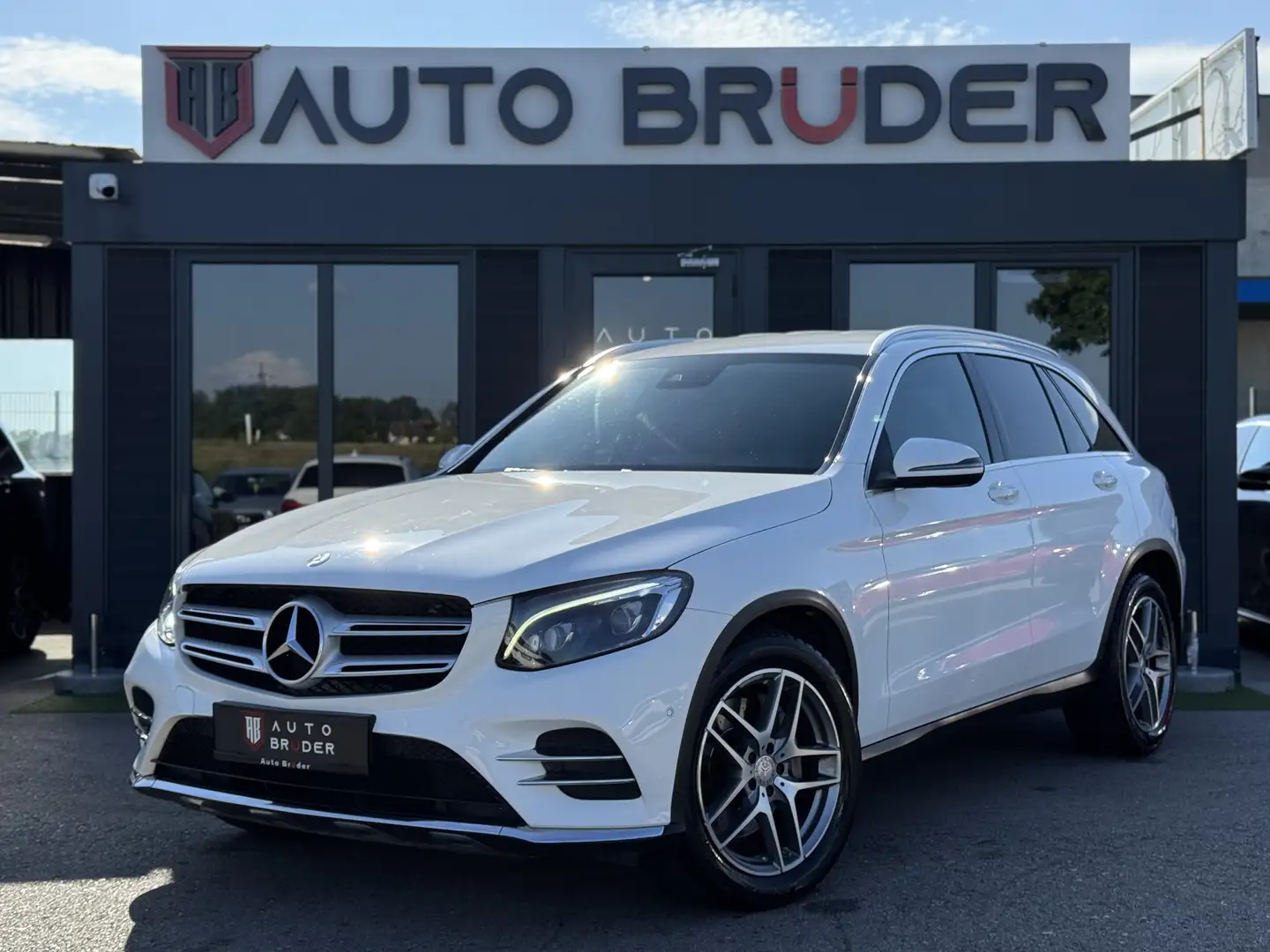 Mercedes-Benz GLC 220 GLC 220 d 4Matic AMG-Line Weiß - 2