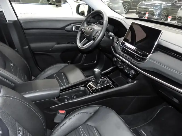 Jeep Compass view 4