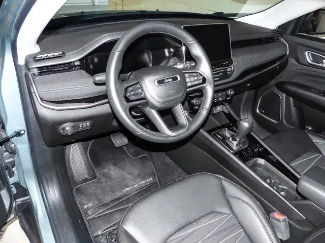 Jeep Compass view 5