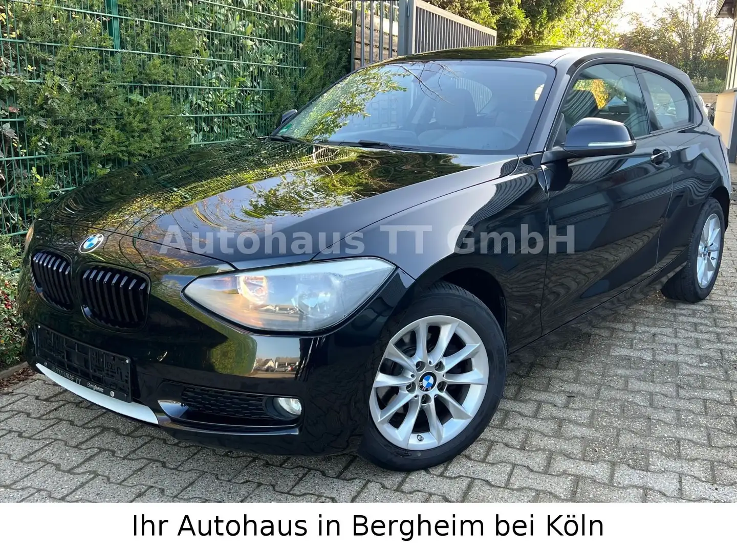 BMW 114 i Urban Line Teilleder+Sitzheizung+Bluetooth Schwarz - 1
