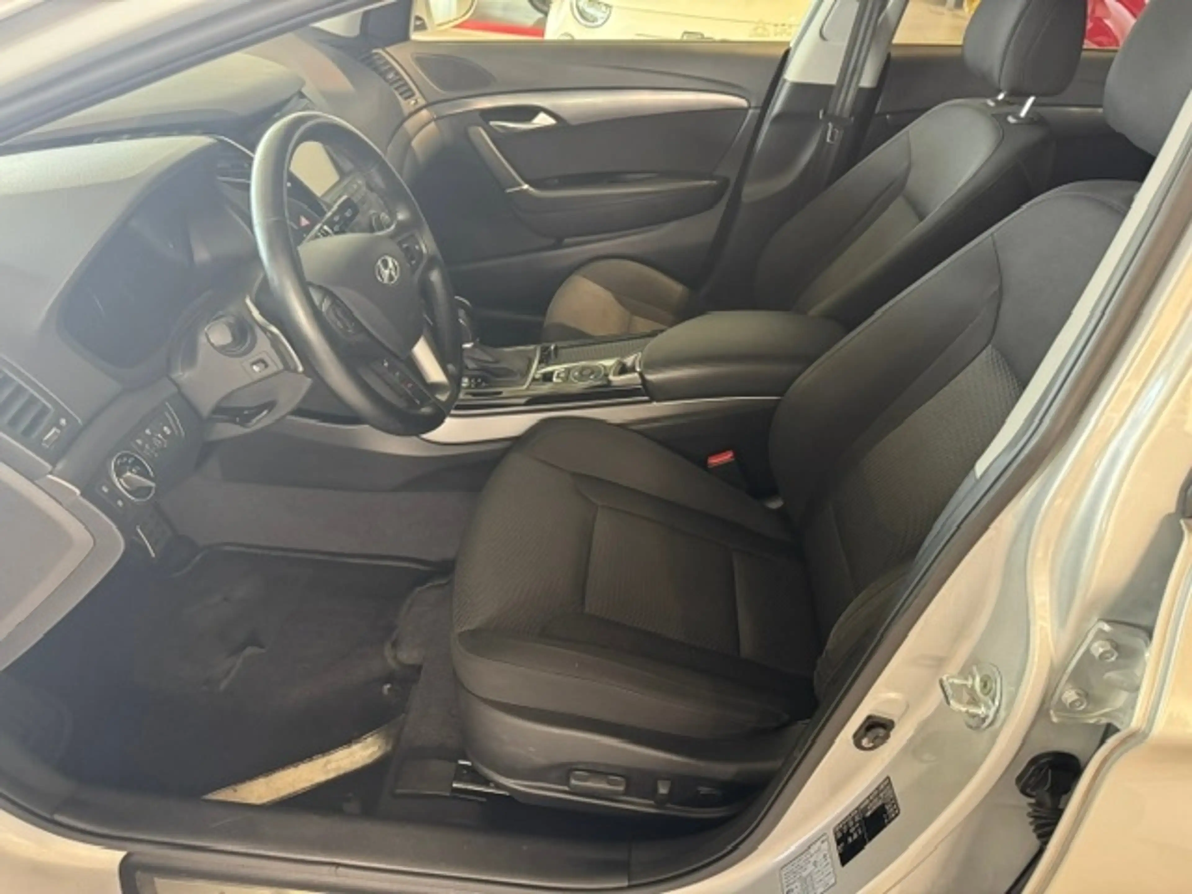 Hyundai i40 cw Style  1.7 D 7-DCT Navi AHK — photo 11