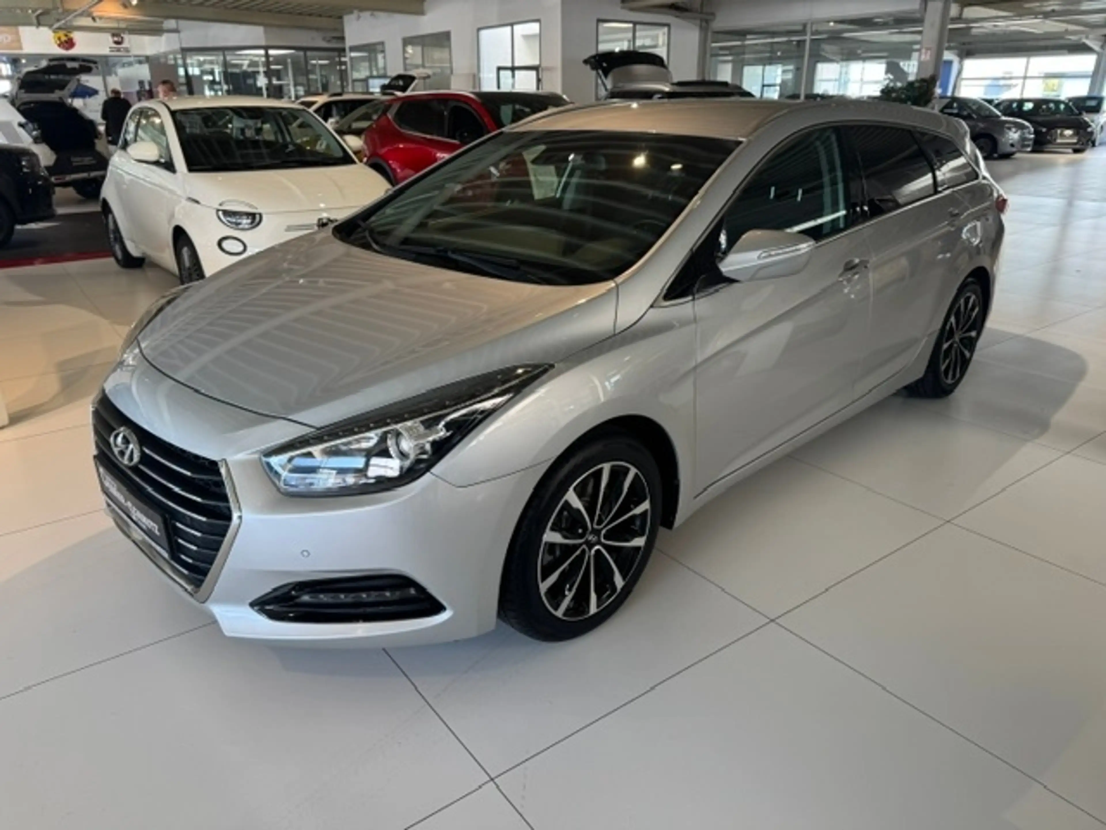 Hyundai i40 cw Style  1.7 D 7-DCT Navi AHK — photo 2
