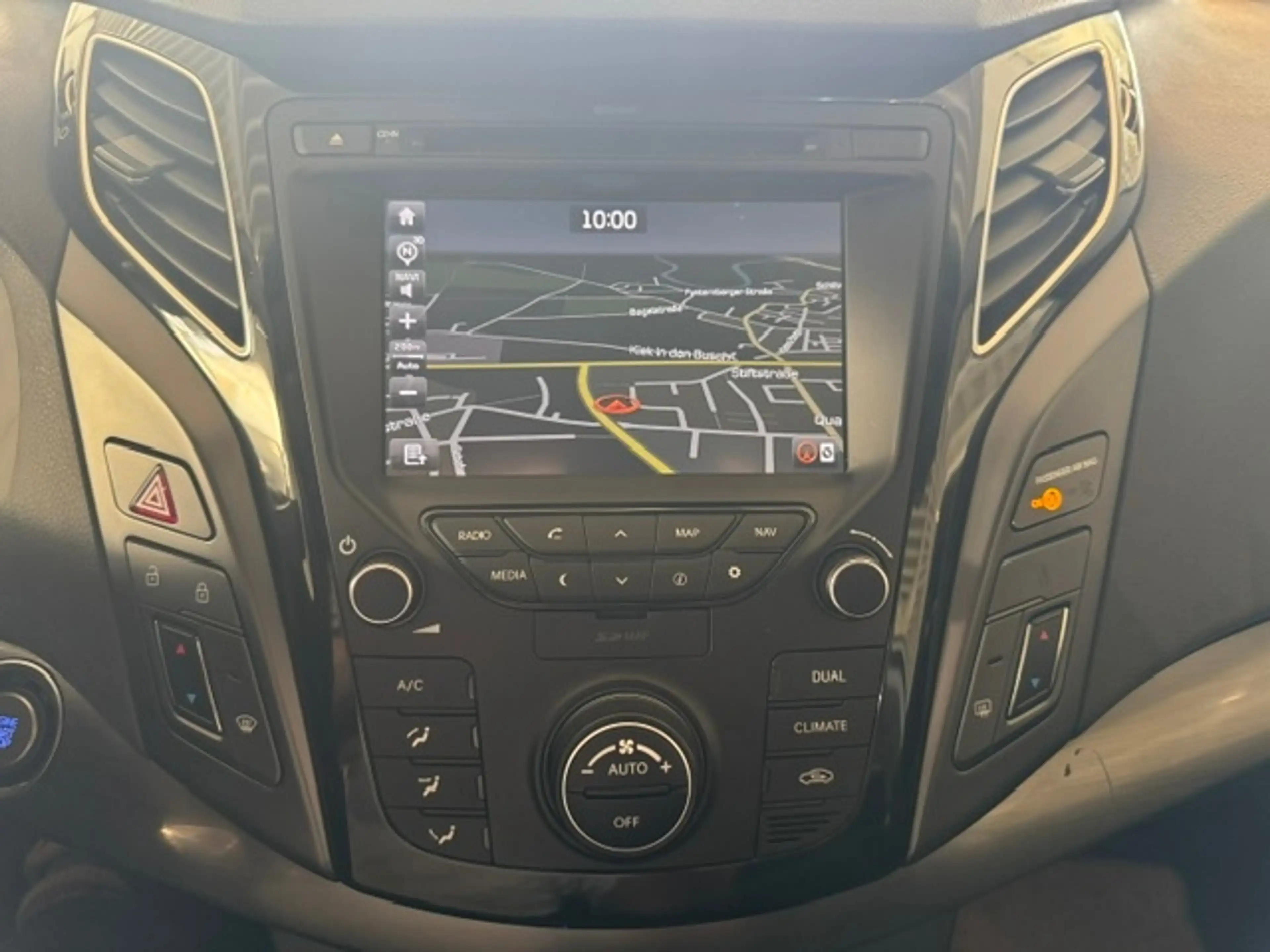 Hyundai i40 cw Style  1.7 D 7-DCT Navi AHK — photo 15