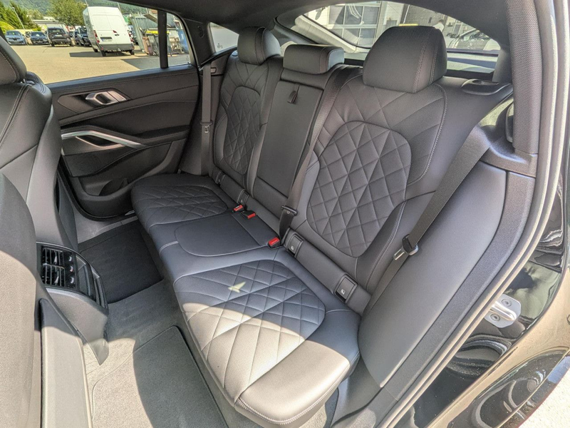 BMW X6 x30d M Sport LiveProf. Ad. LED Iconic Glow 22" — photo 12