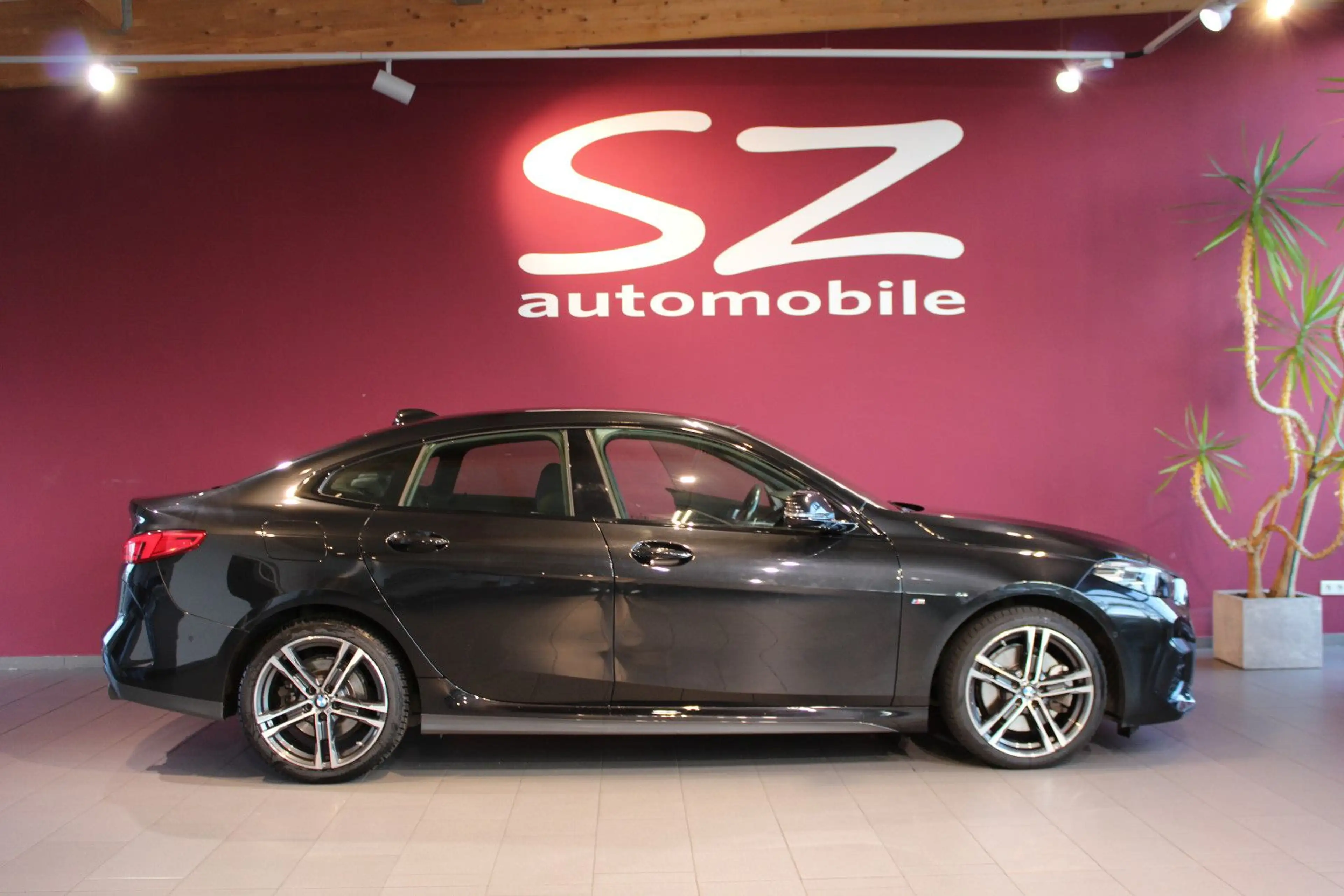 BMW 220 220d Gran Coupé M-Sport LED Live Cockpit 1.Hand — photo 11