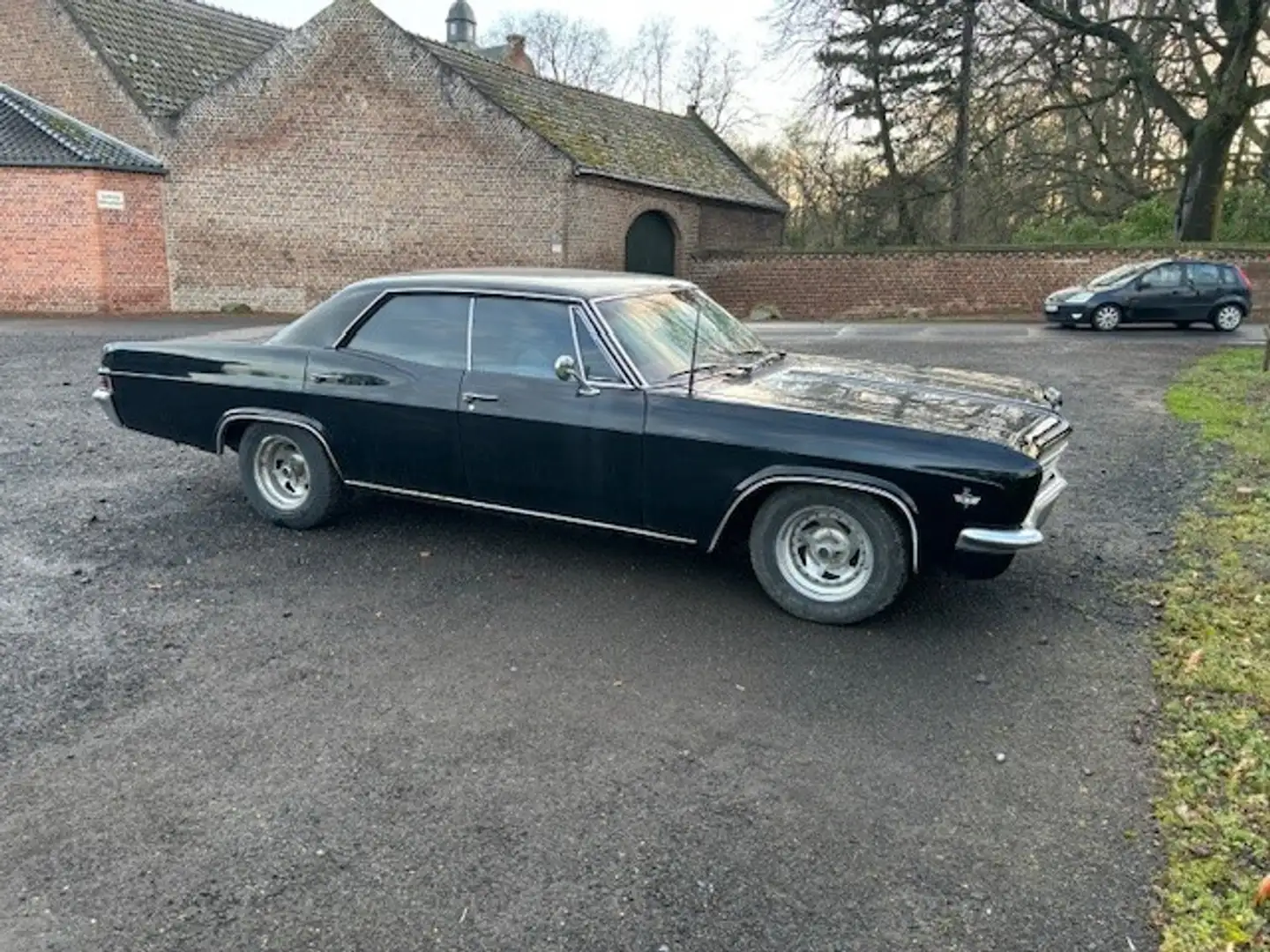 Chevrolet Impala 4-door SS Schwarz - 2